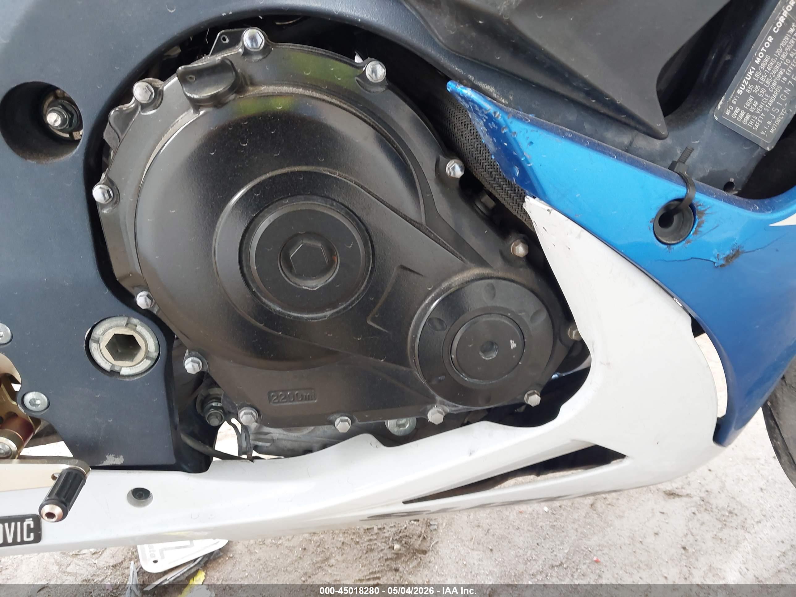 SUZUKI GSX-R600 image 8