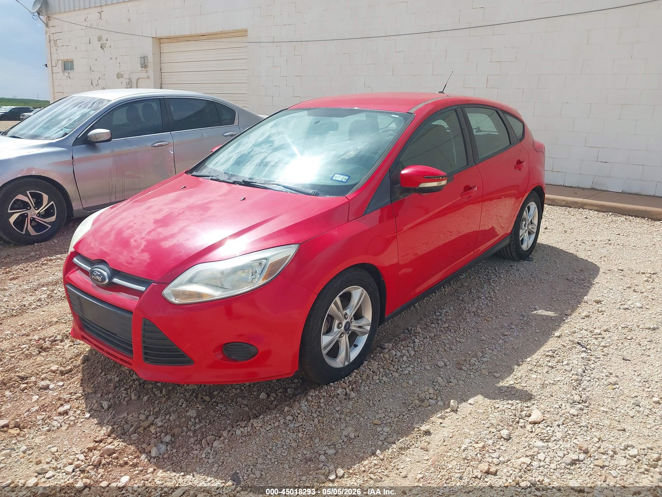 FORD FOCUS image 2