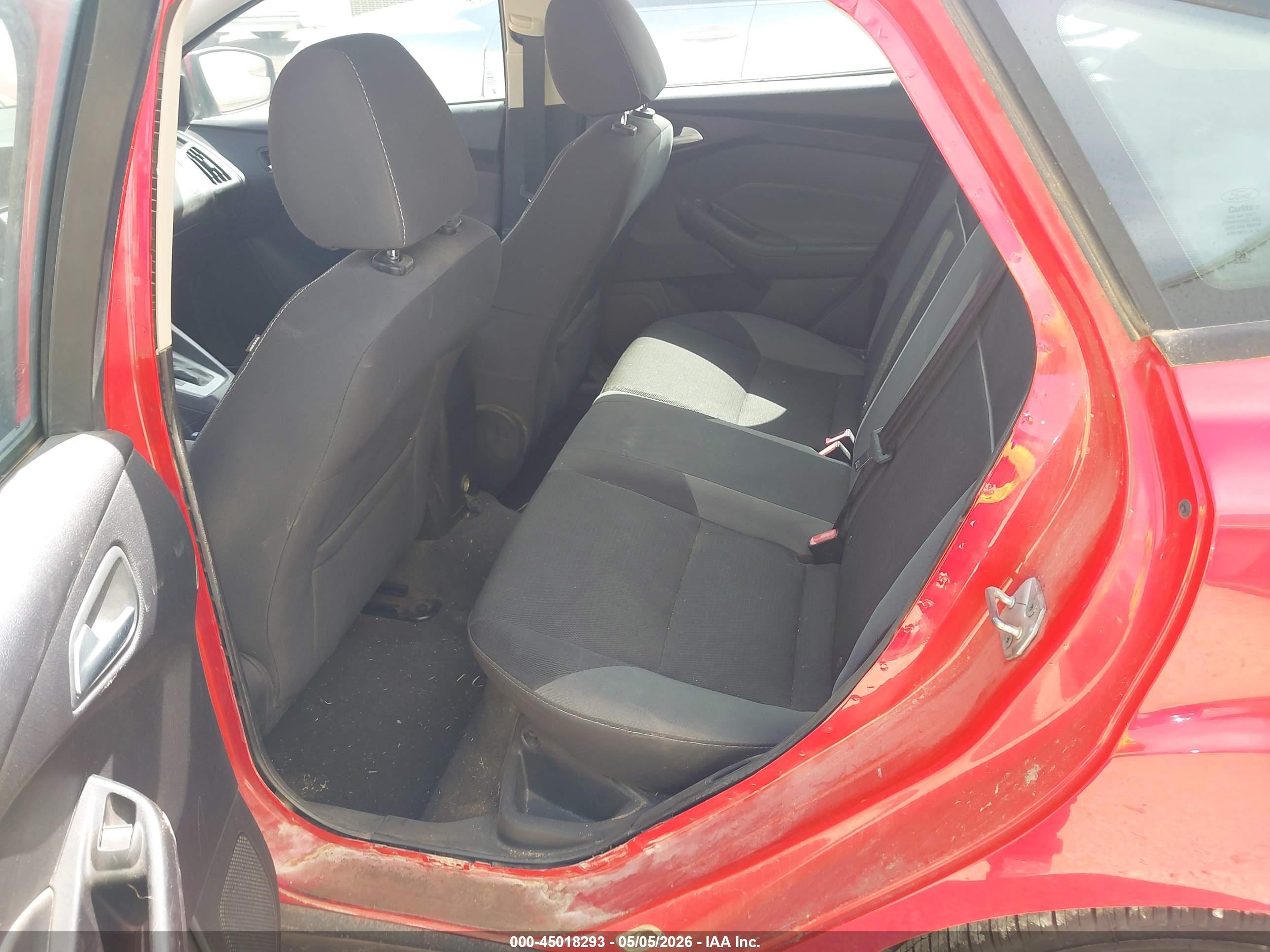 FORD FOCUS image 8