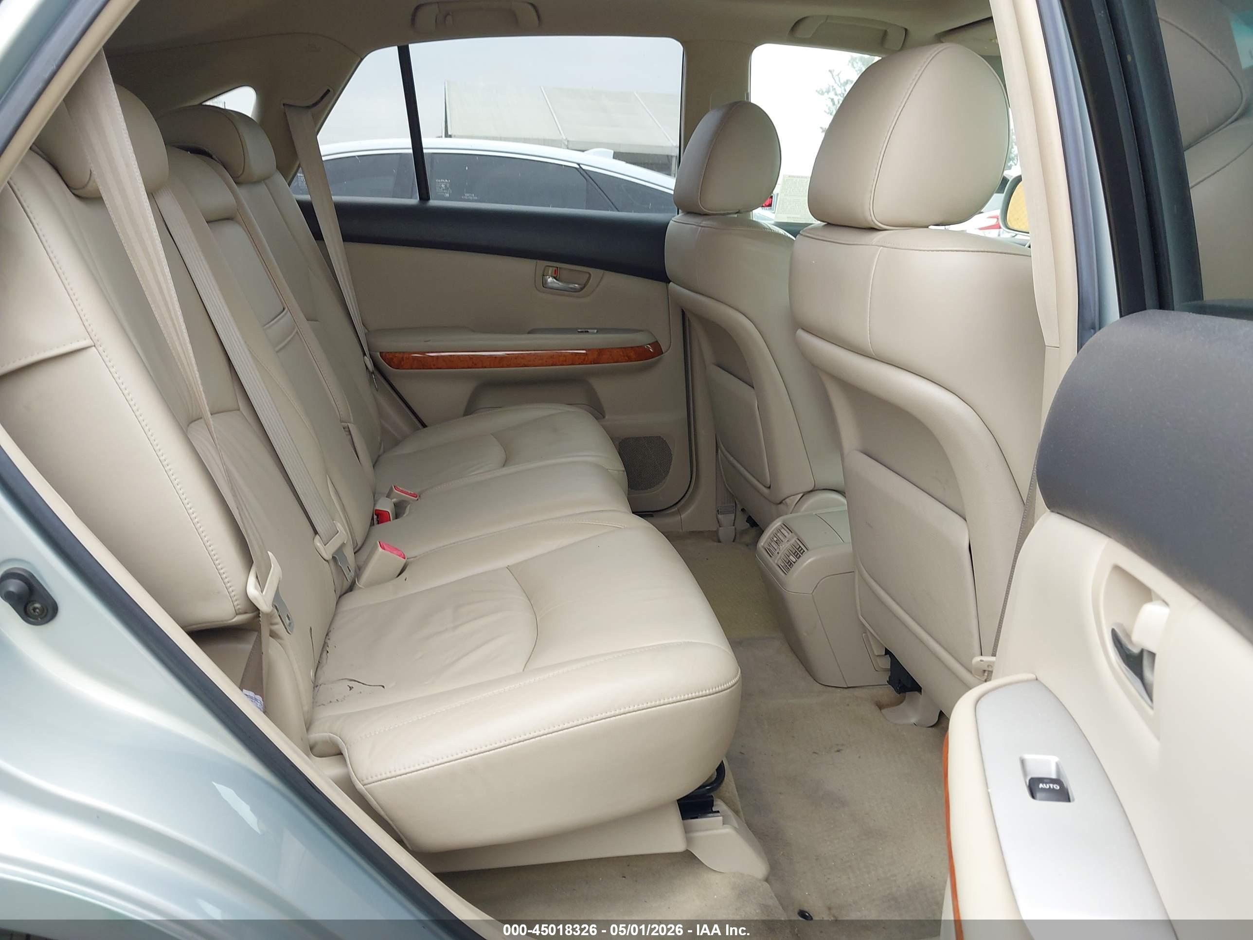 LEXUS RX image 8