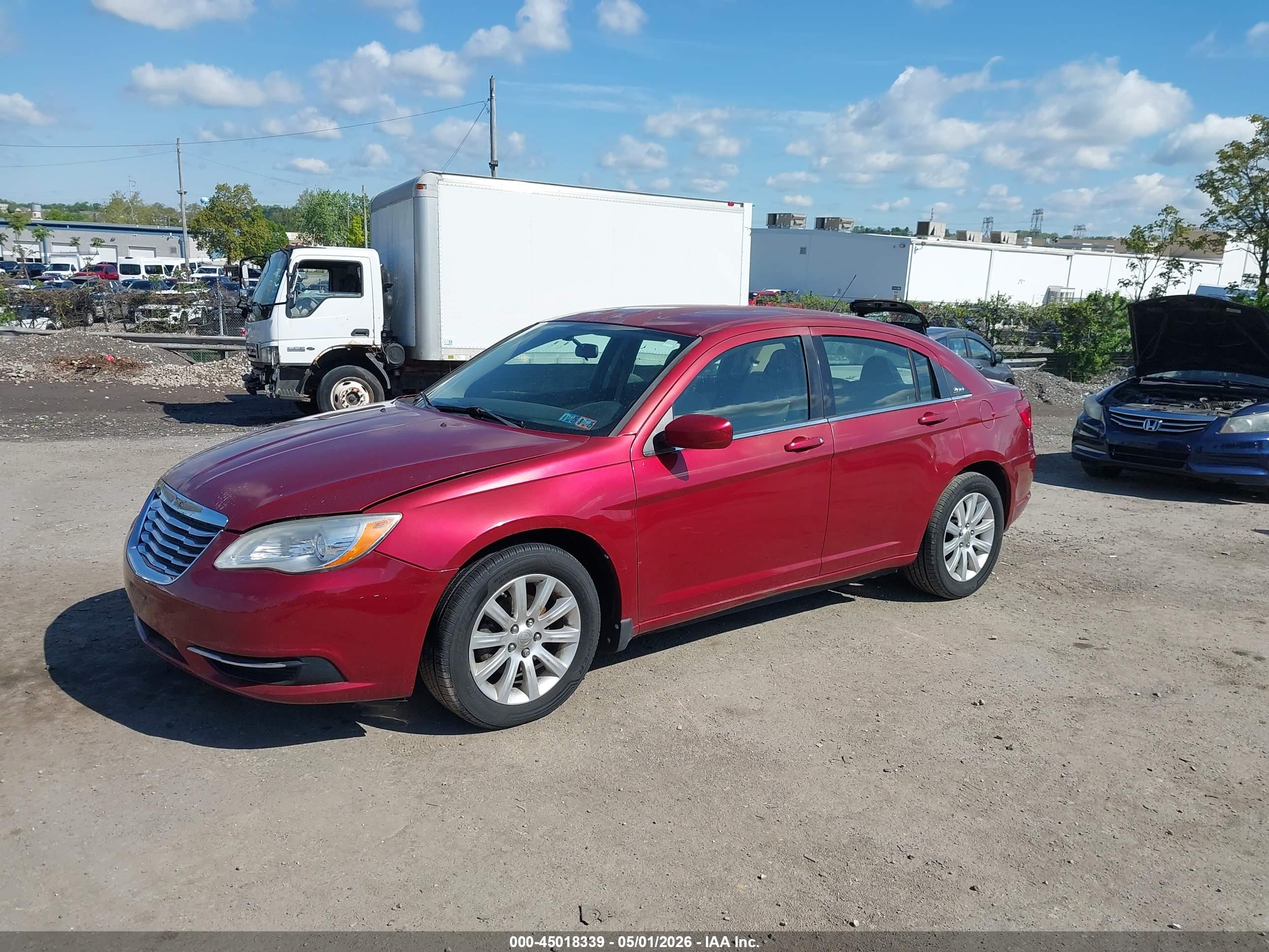 CHRYSLER 200 image 6