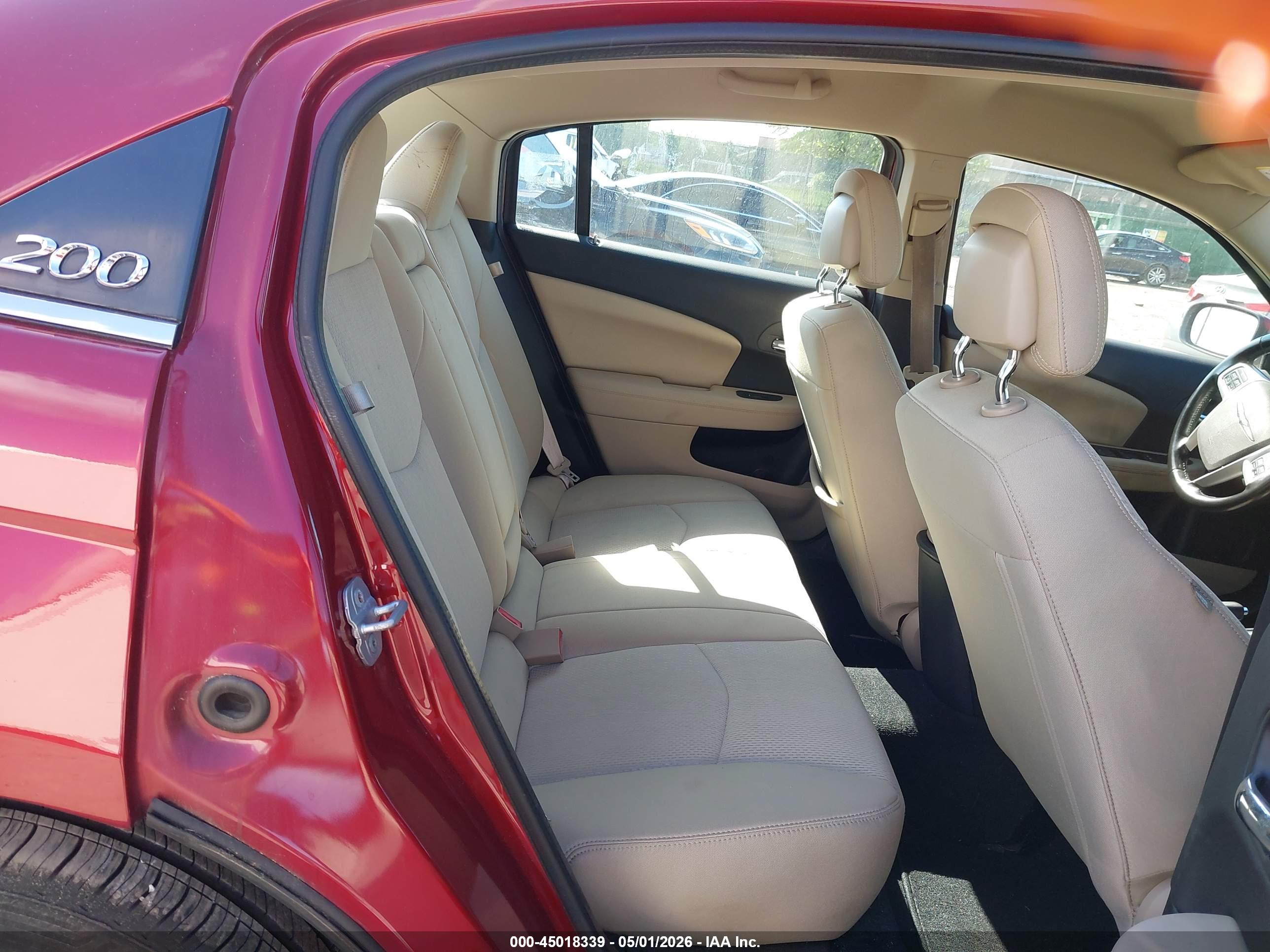 CHRYSLER 200 image 8