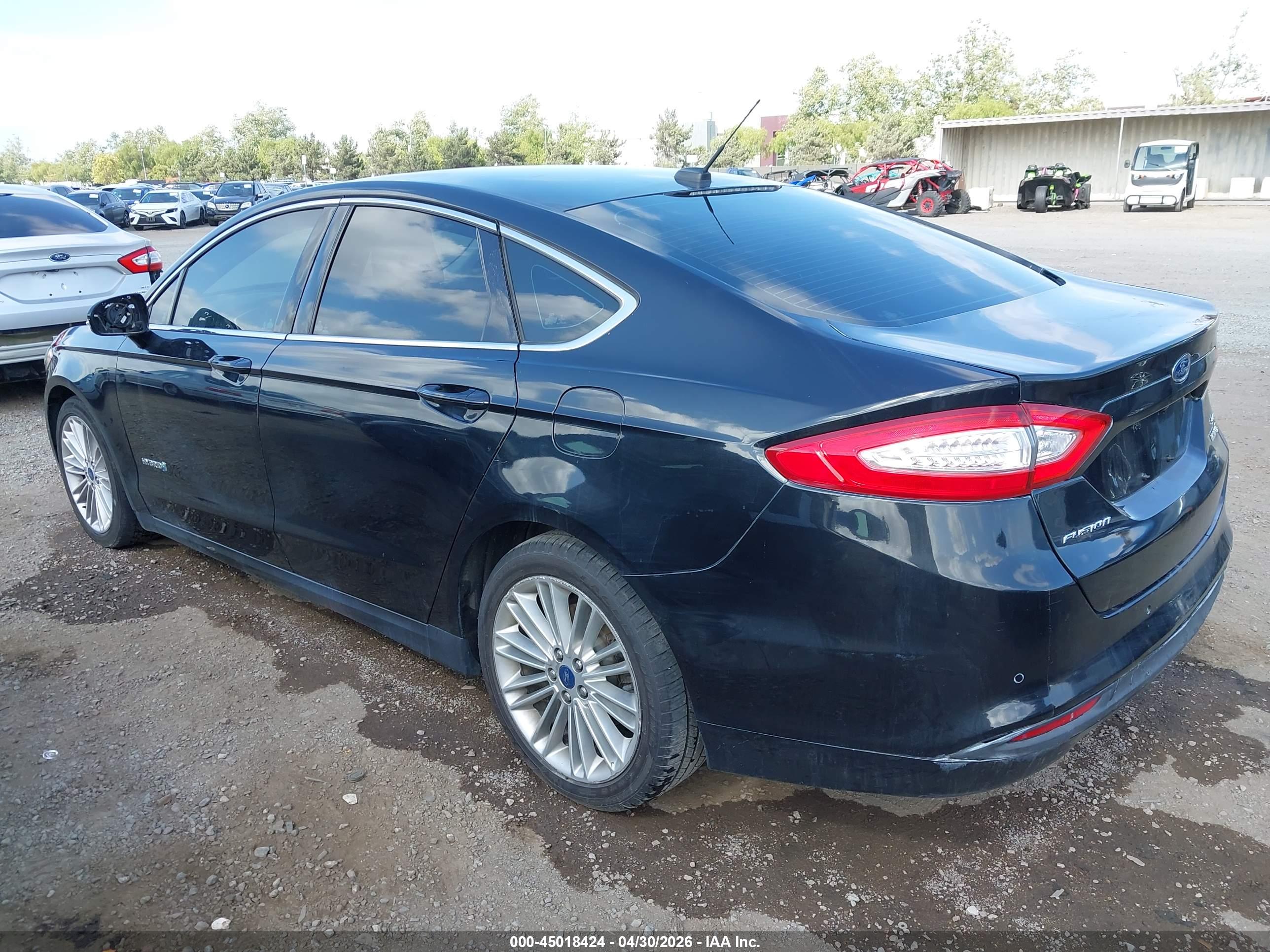 FORD FUSION image 3