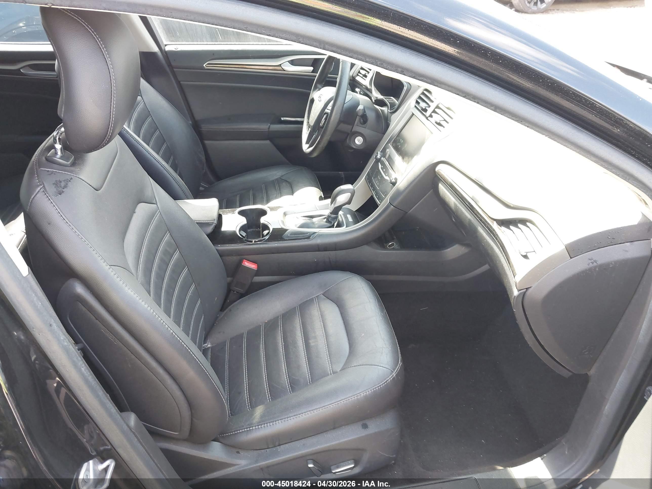 FORD FUSION image 5