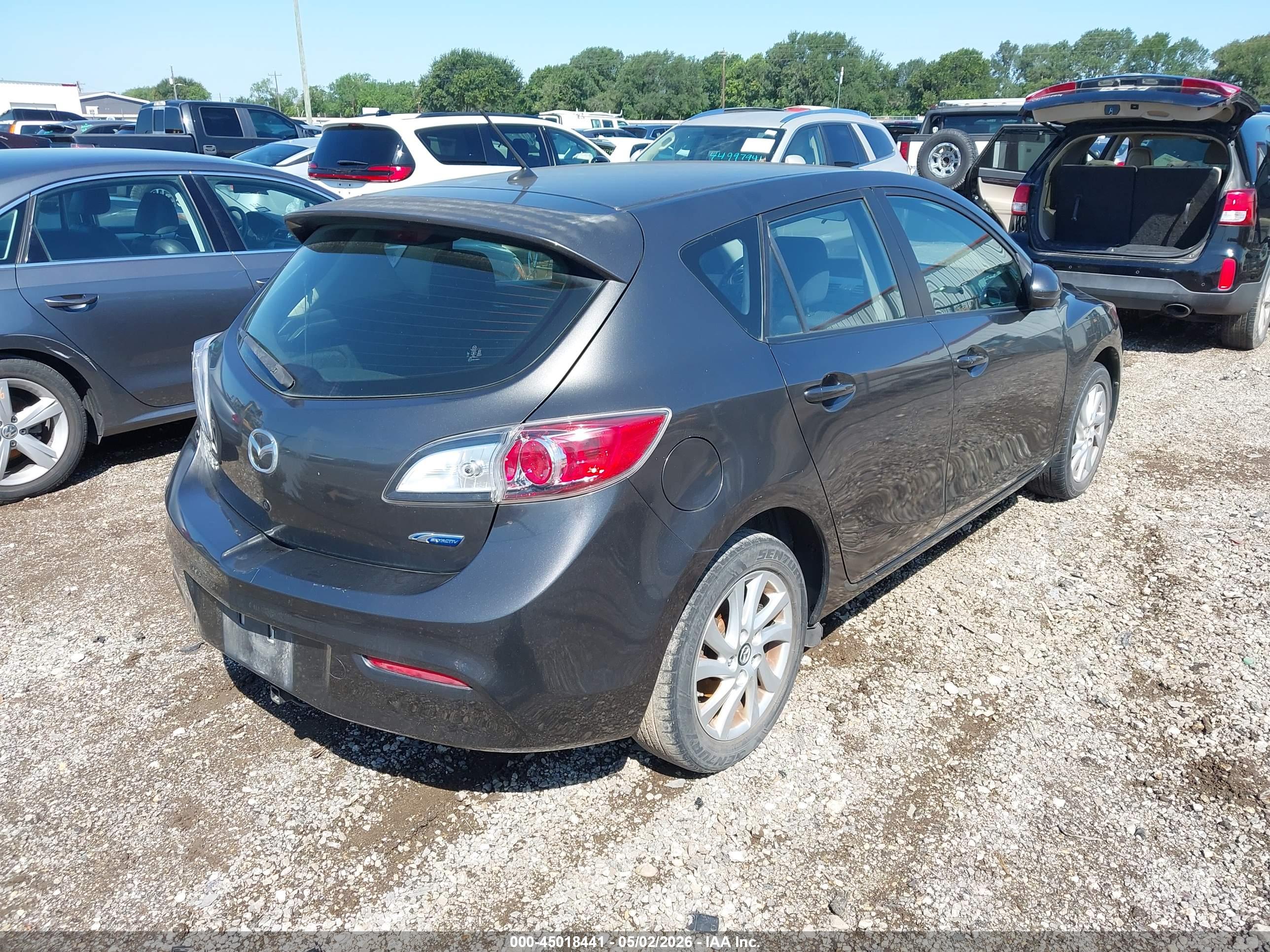 MAZDA MAZDA3 image 4