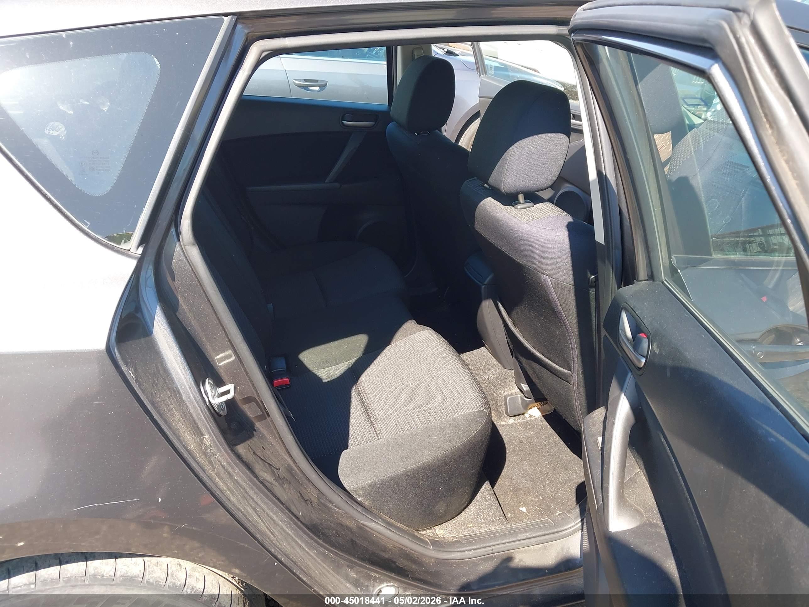 MAZDA MAZDA3 image 8