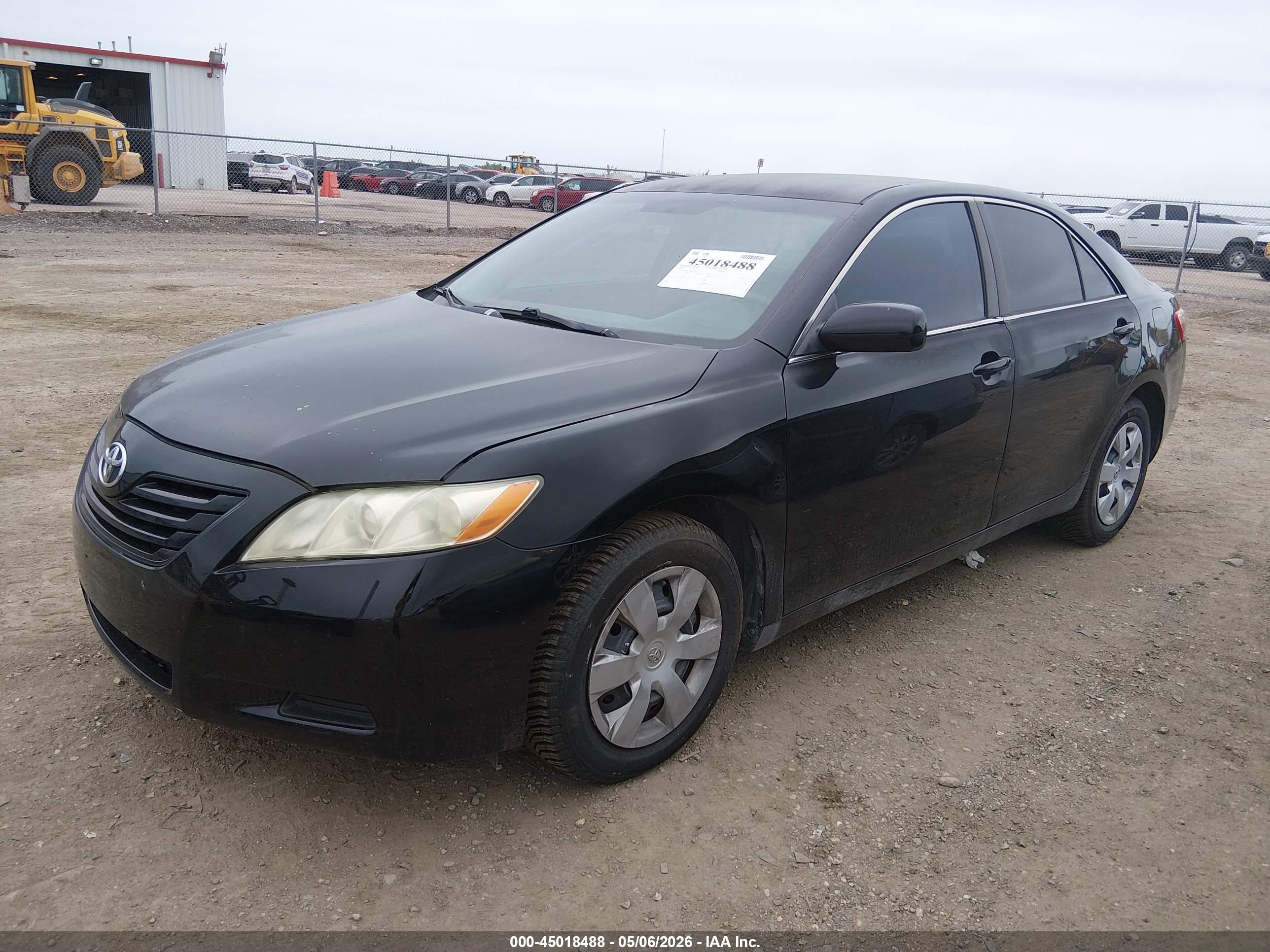 TOYOTA CAMRY image 2