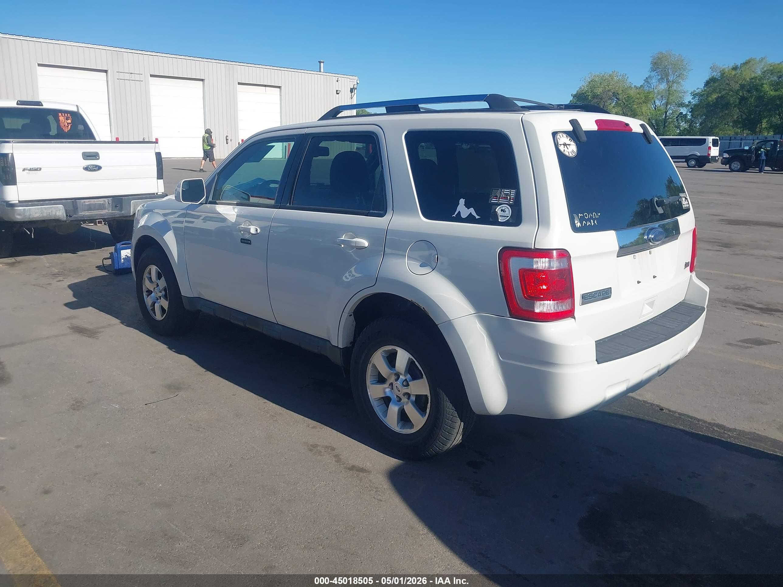 FORD ESCAPE image 3