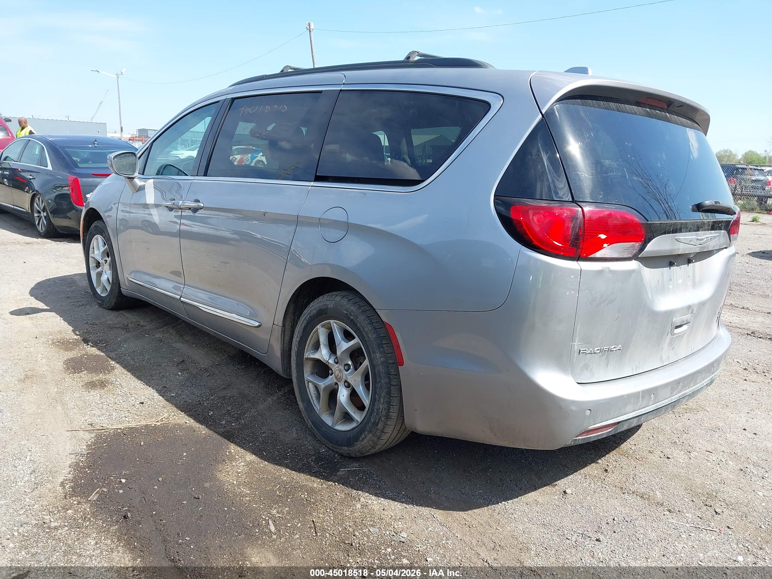 CHRYSLER PACIFICA image 3