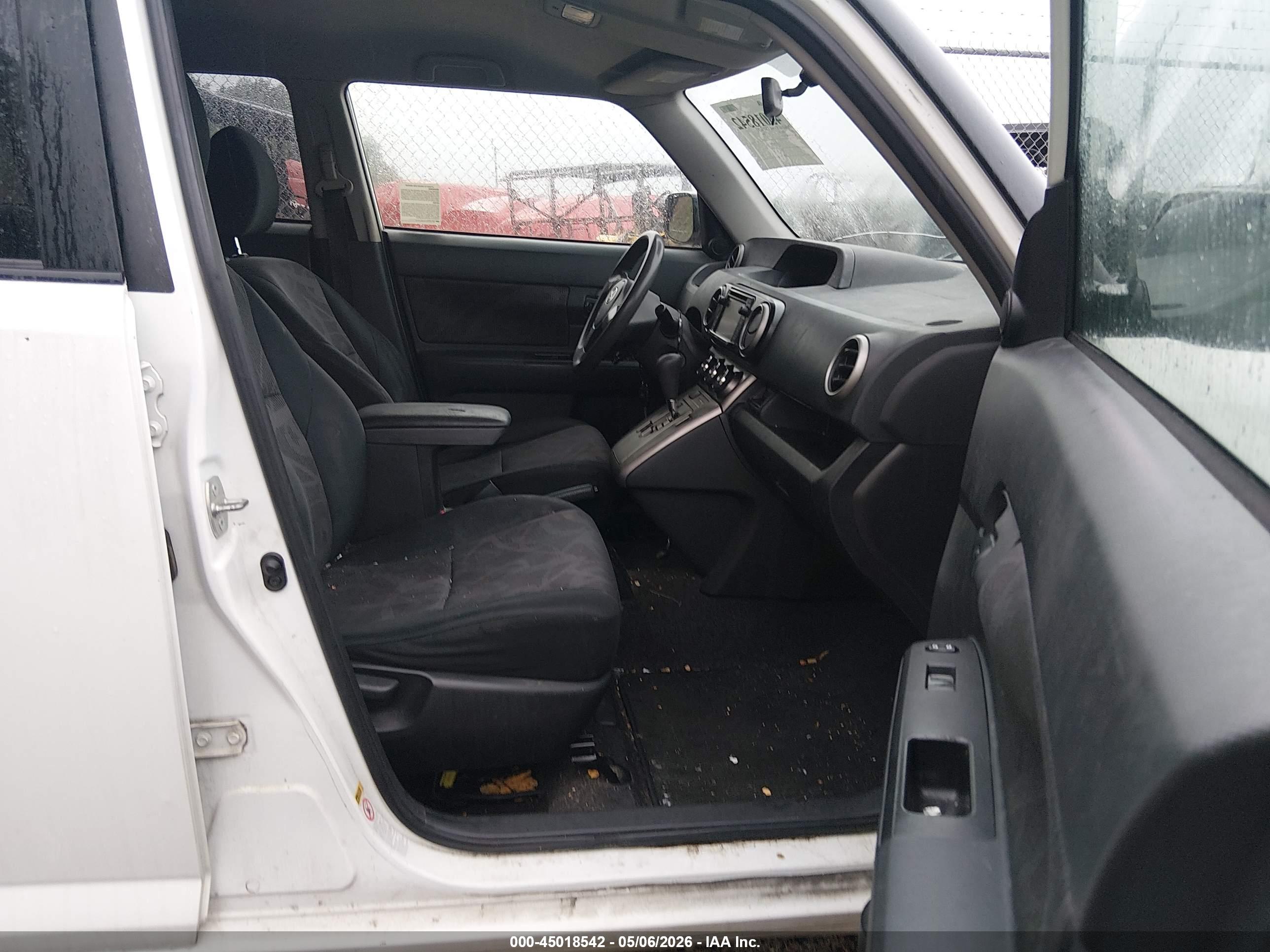 SCION XB image 5