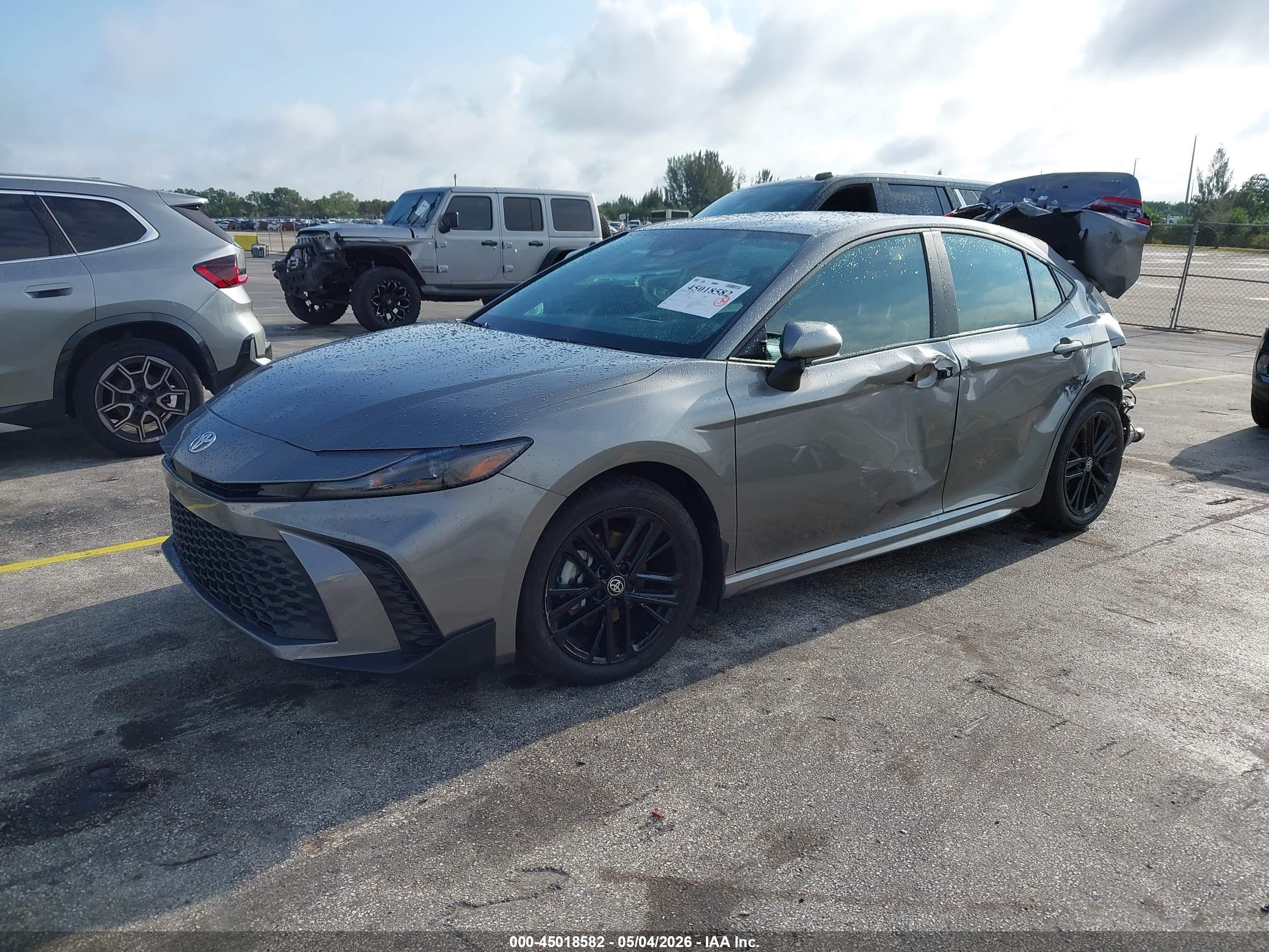 TOYOTA CAMRY image 2