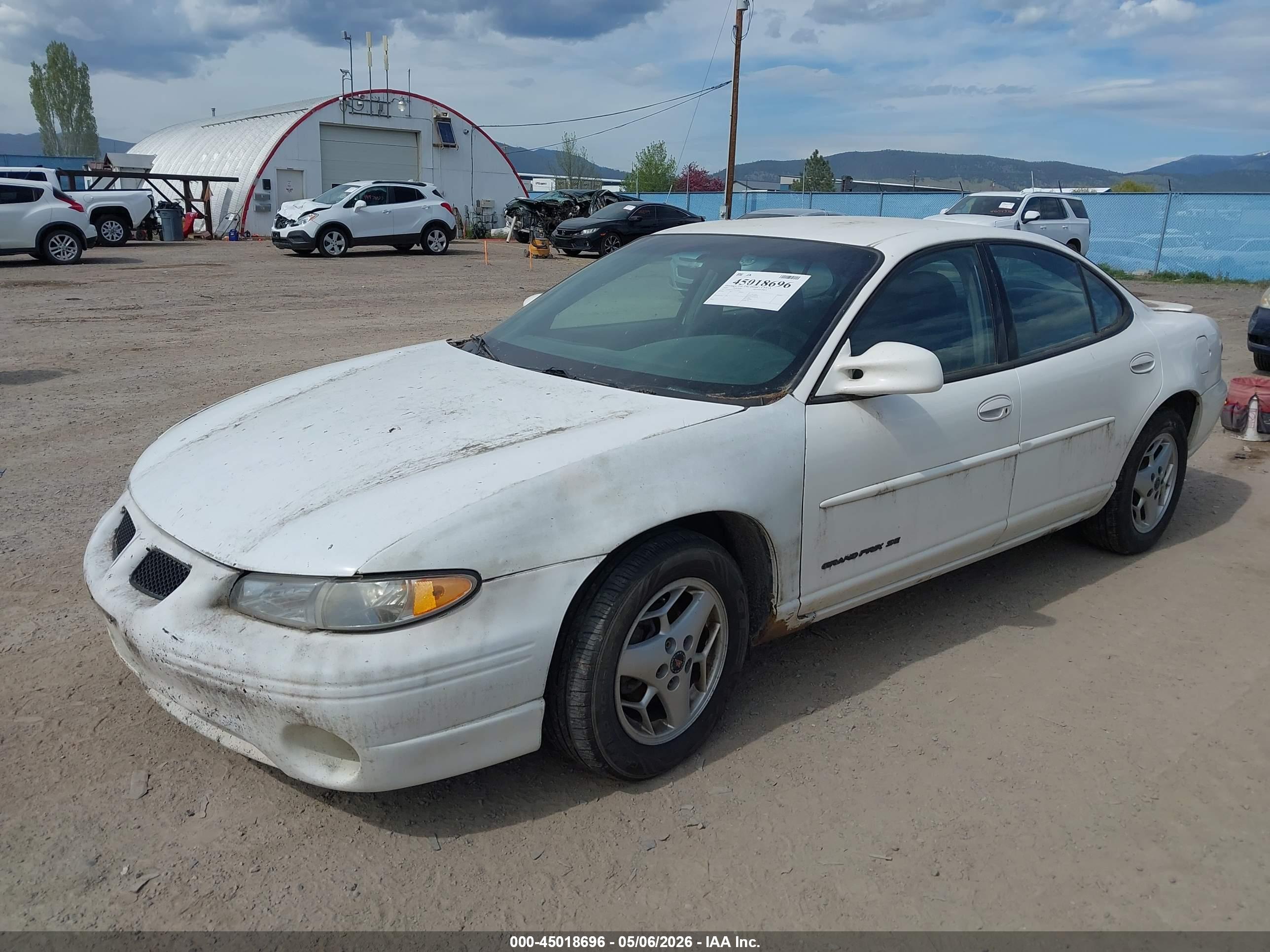 PONTIAC GRAND image 2