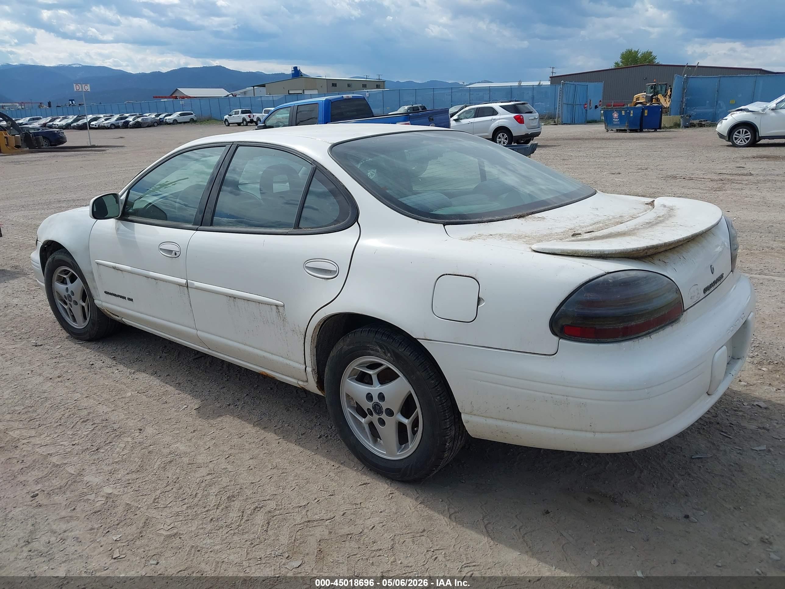 PONTIAC GRAND image 3