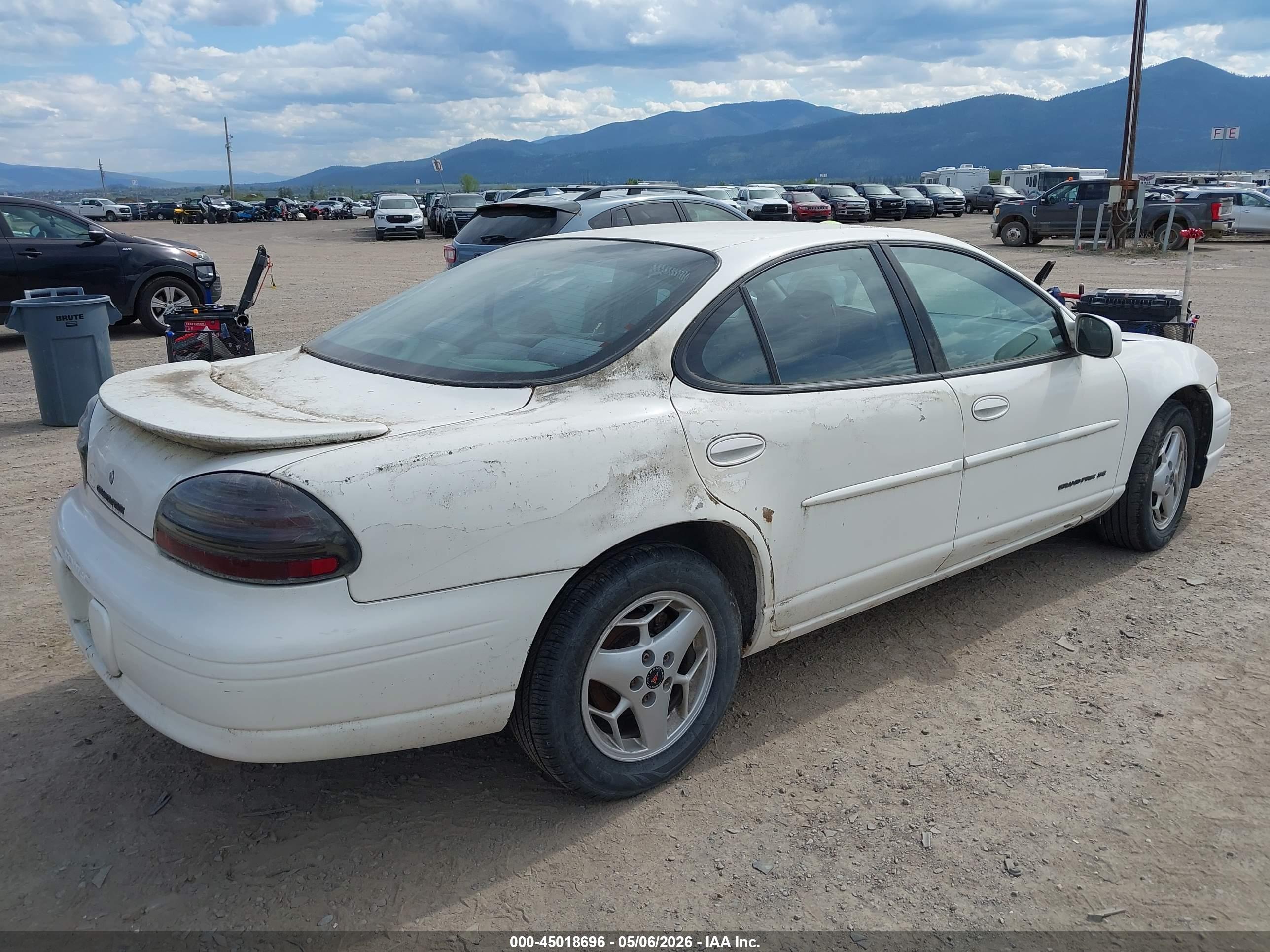 PONTIAC GRAND image 4