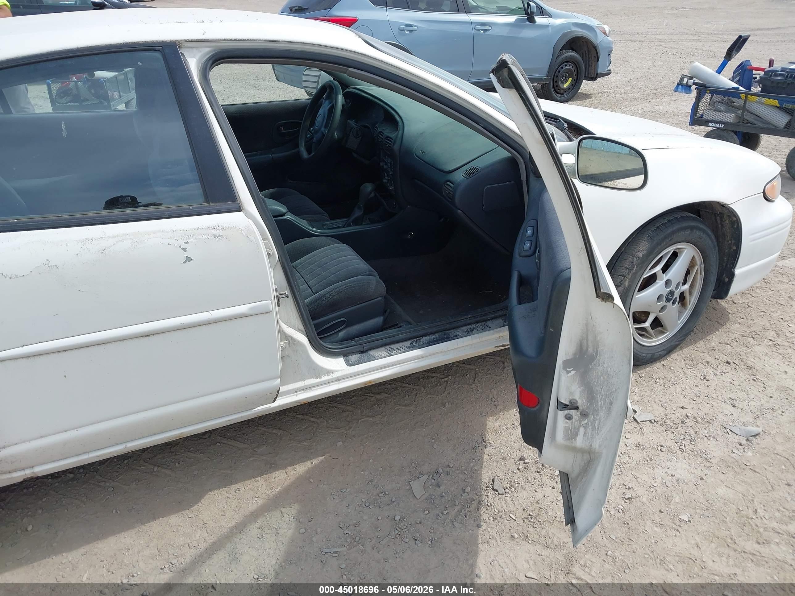 PONTIAC GRAND image 5