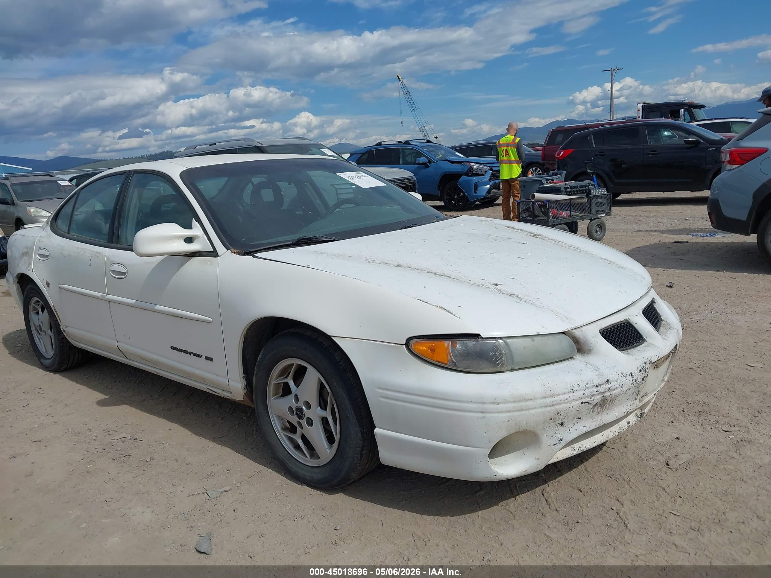 PONTIAC GRAND image 6