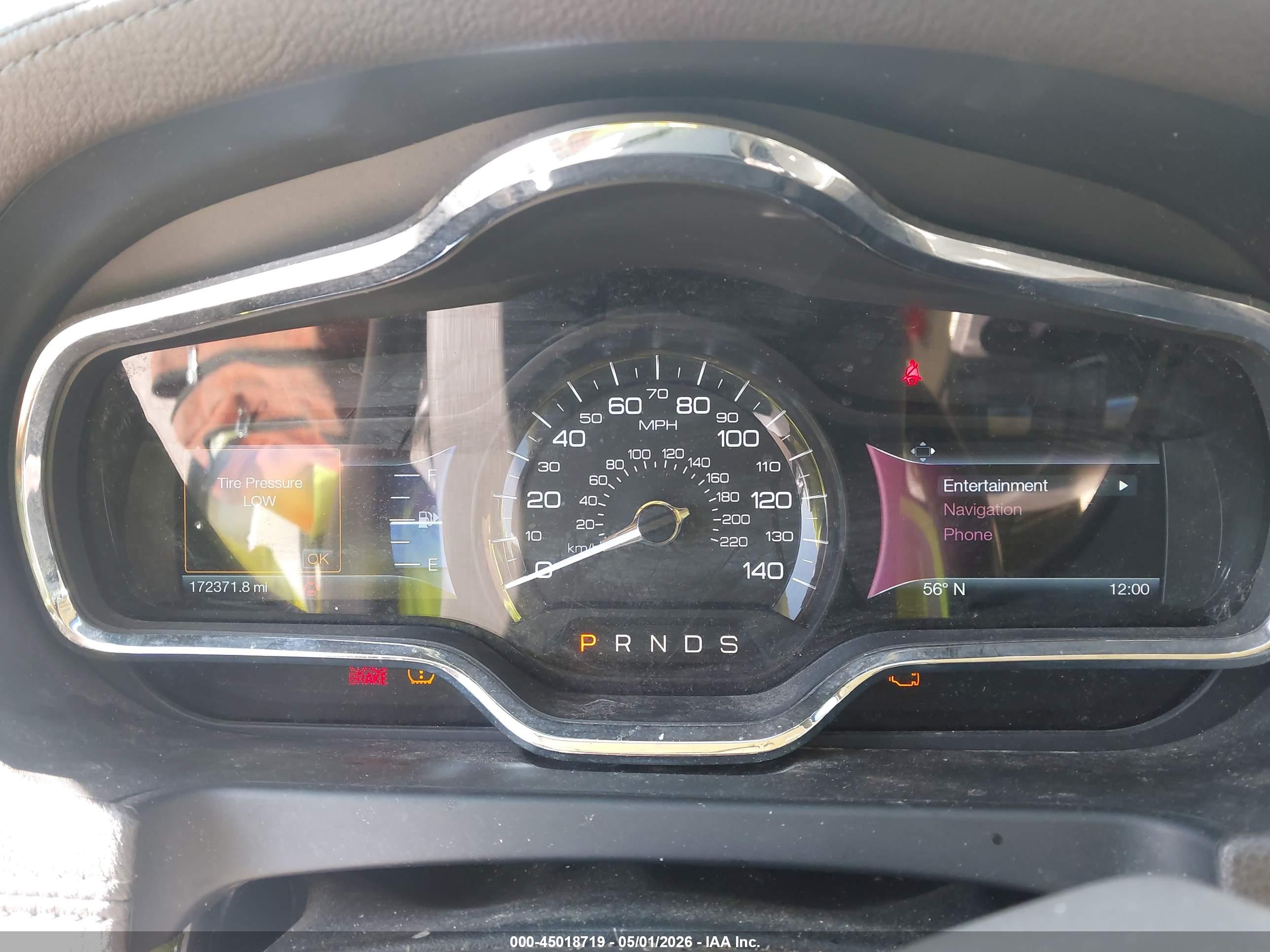 LINCOLN MKT image 7