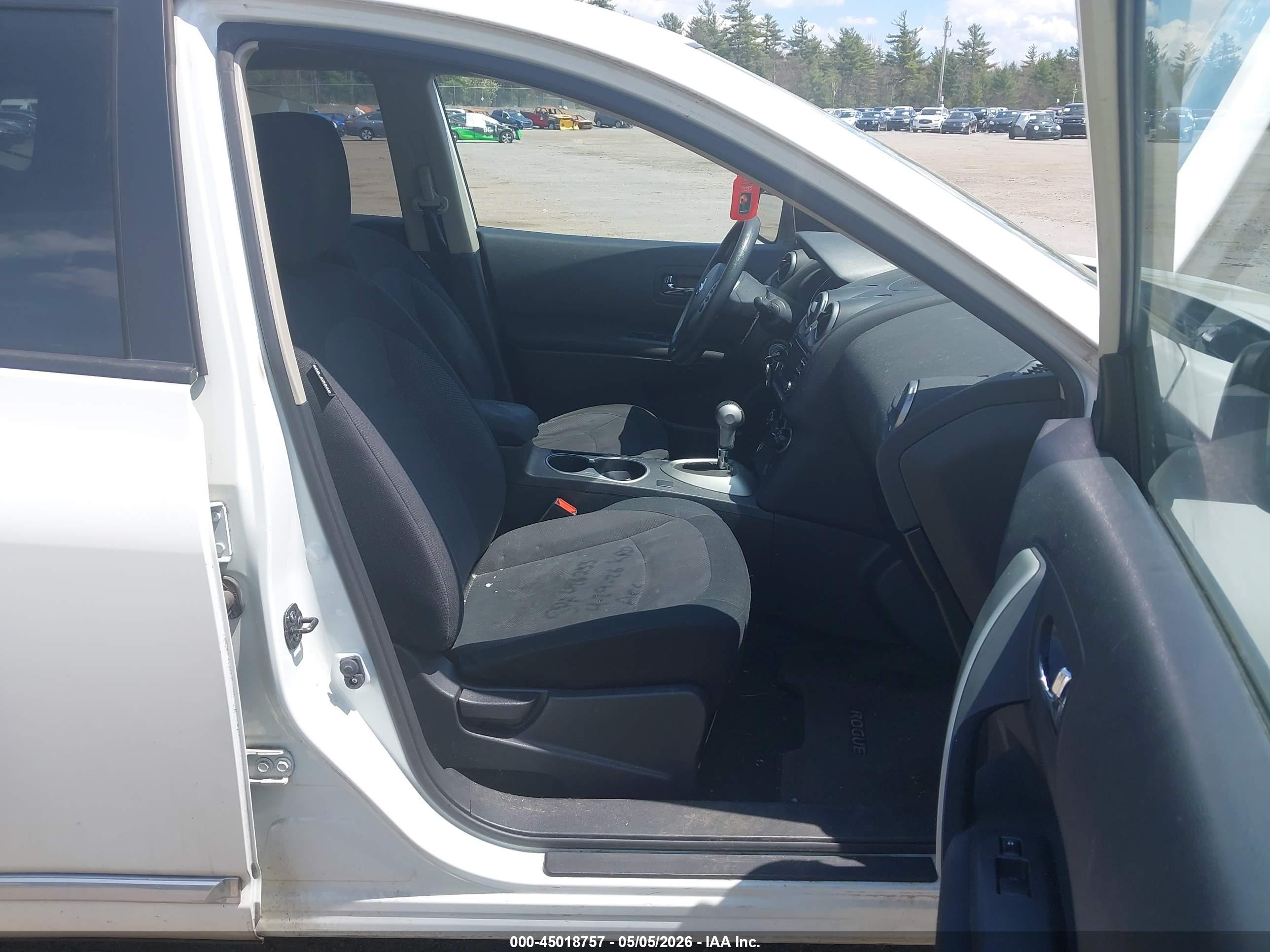 NISSAN ROGUE image 5