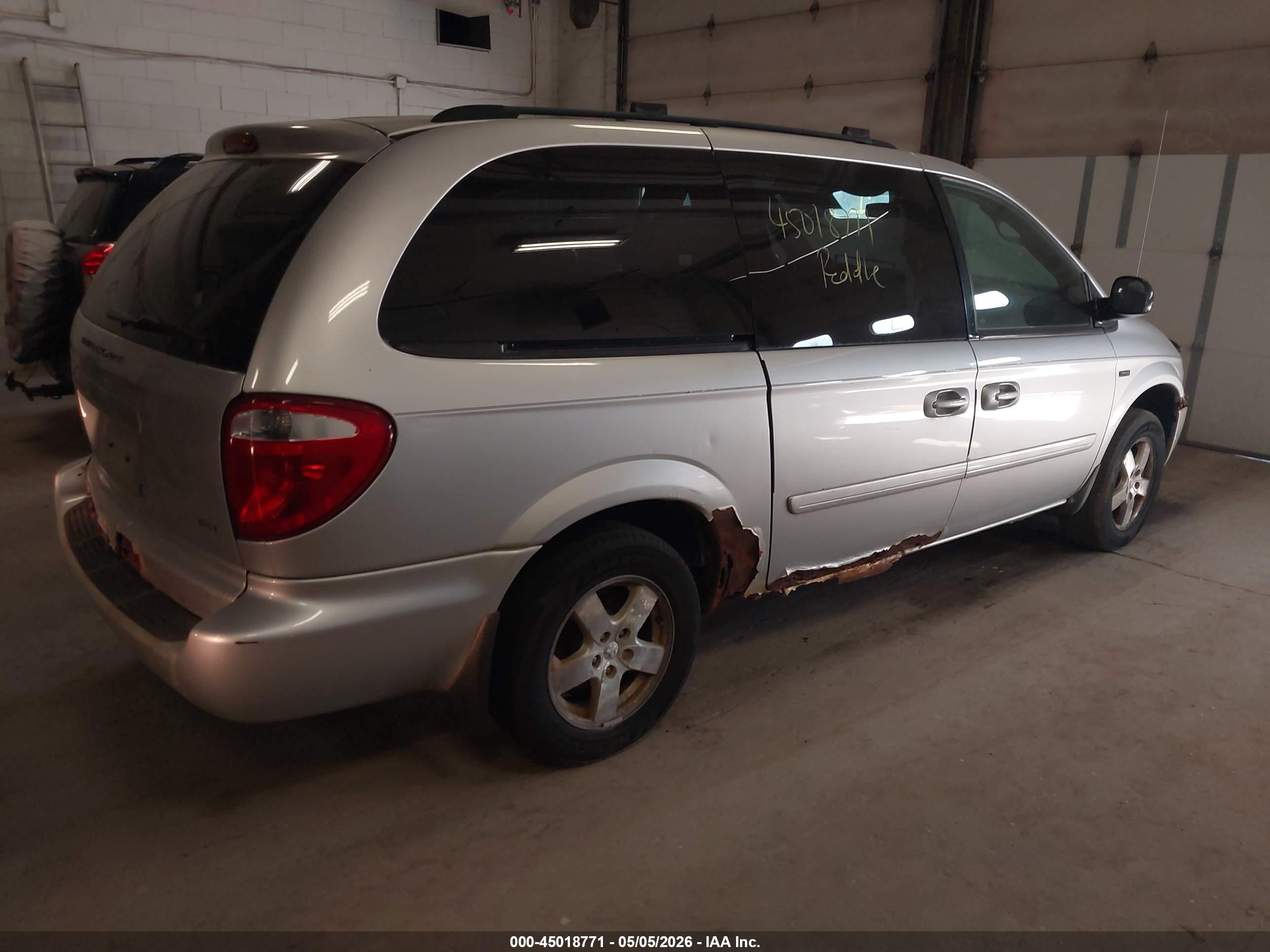DODGE GRAND image 4