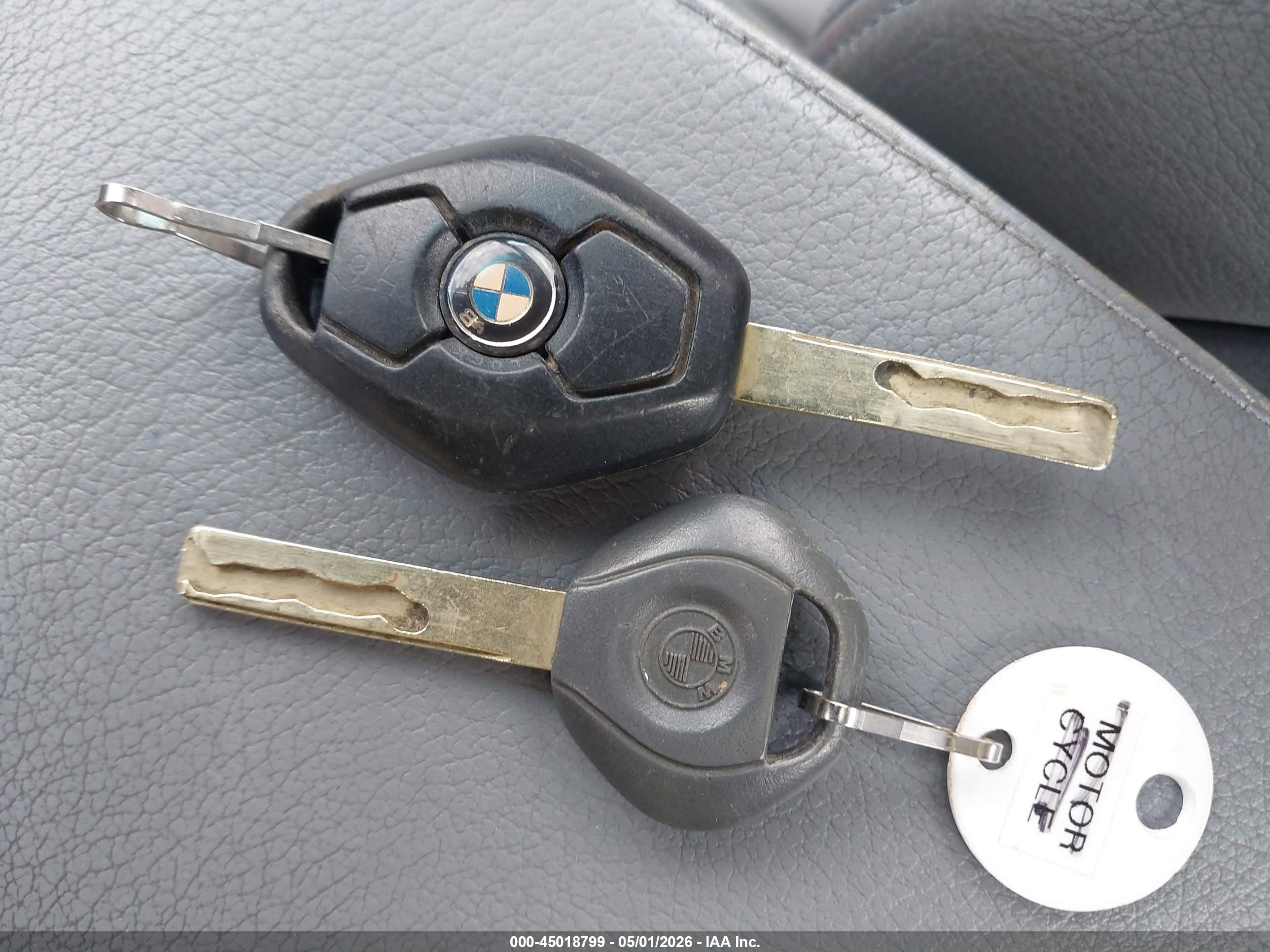 BMW 330I image 11
