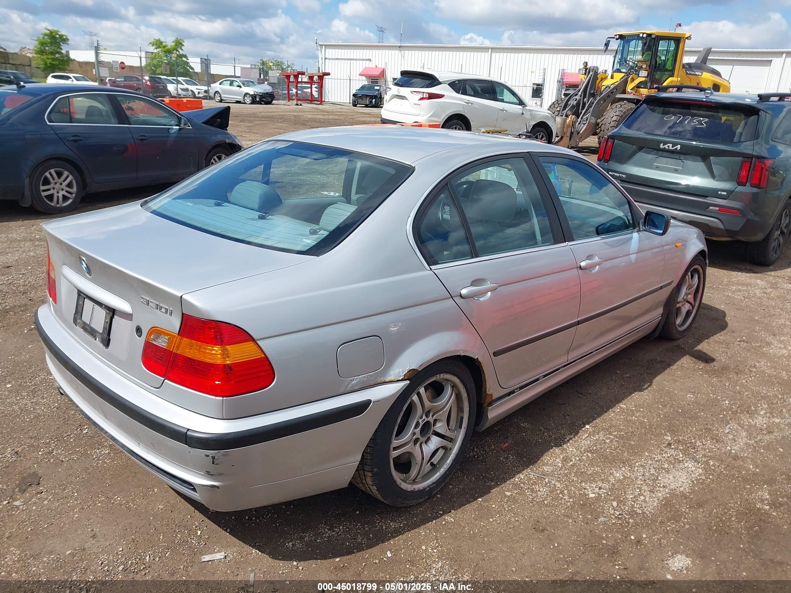 BMW 330I image 4