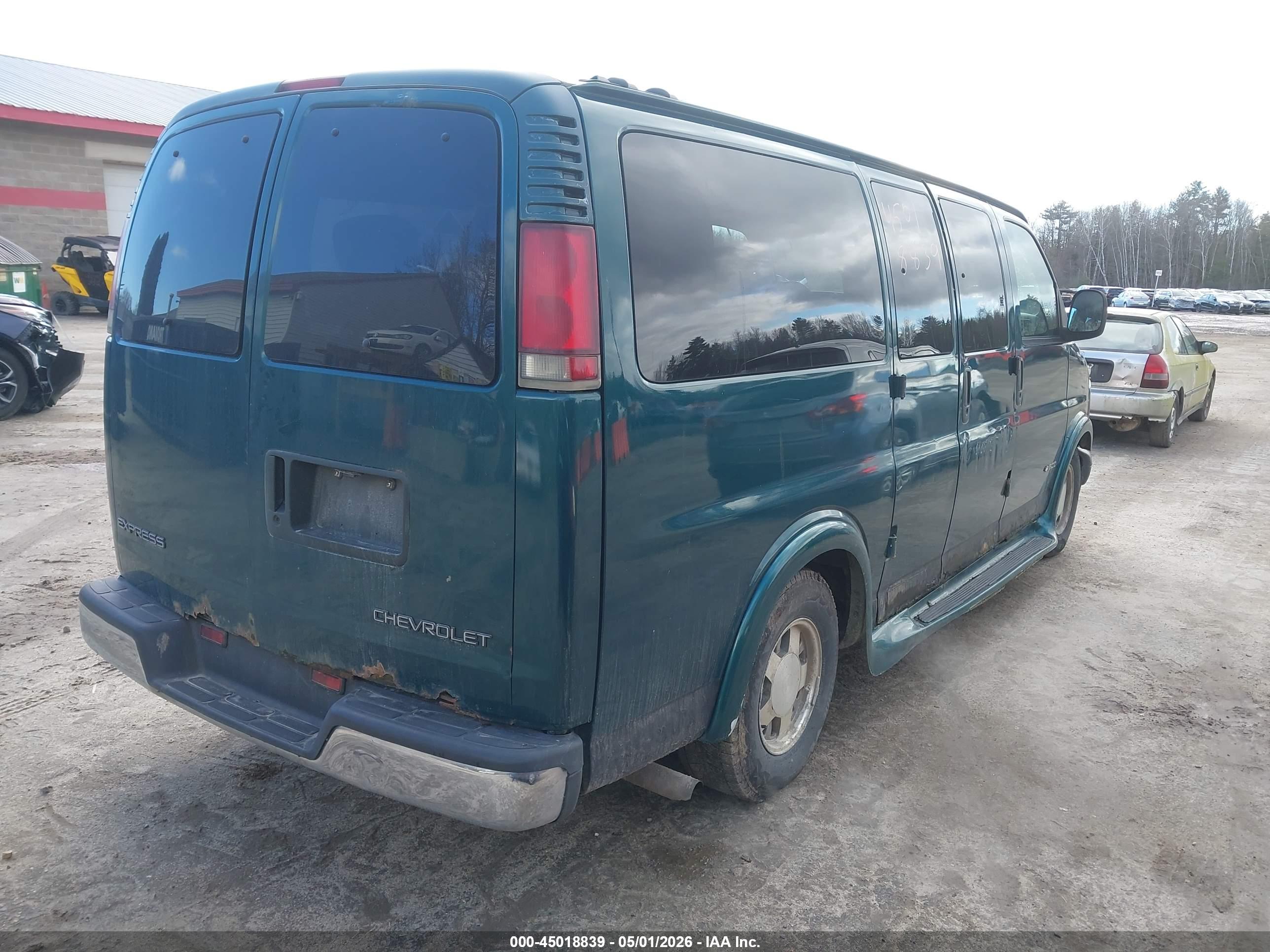 CHEVROLET EXPRESS image 4