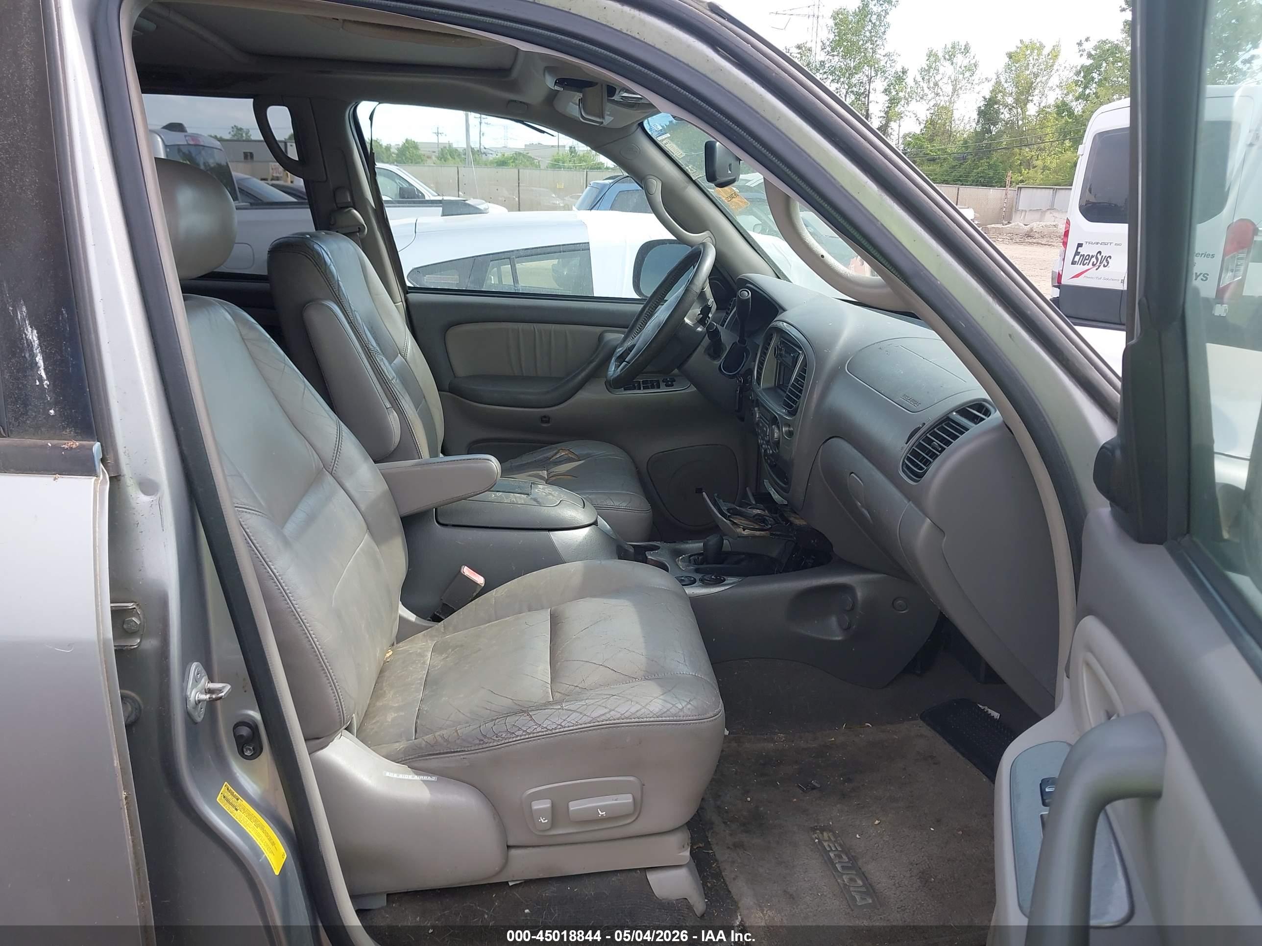 TOYOTA SEQUOIA image 5