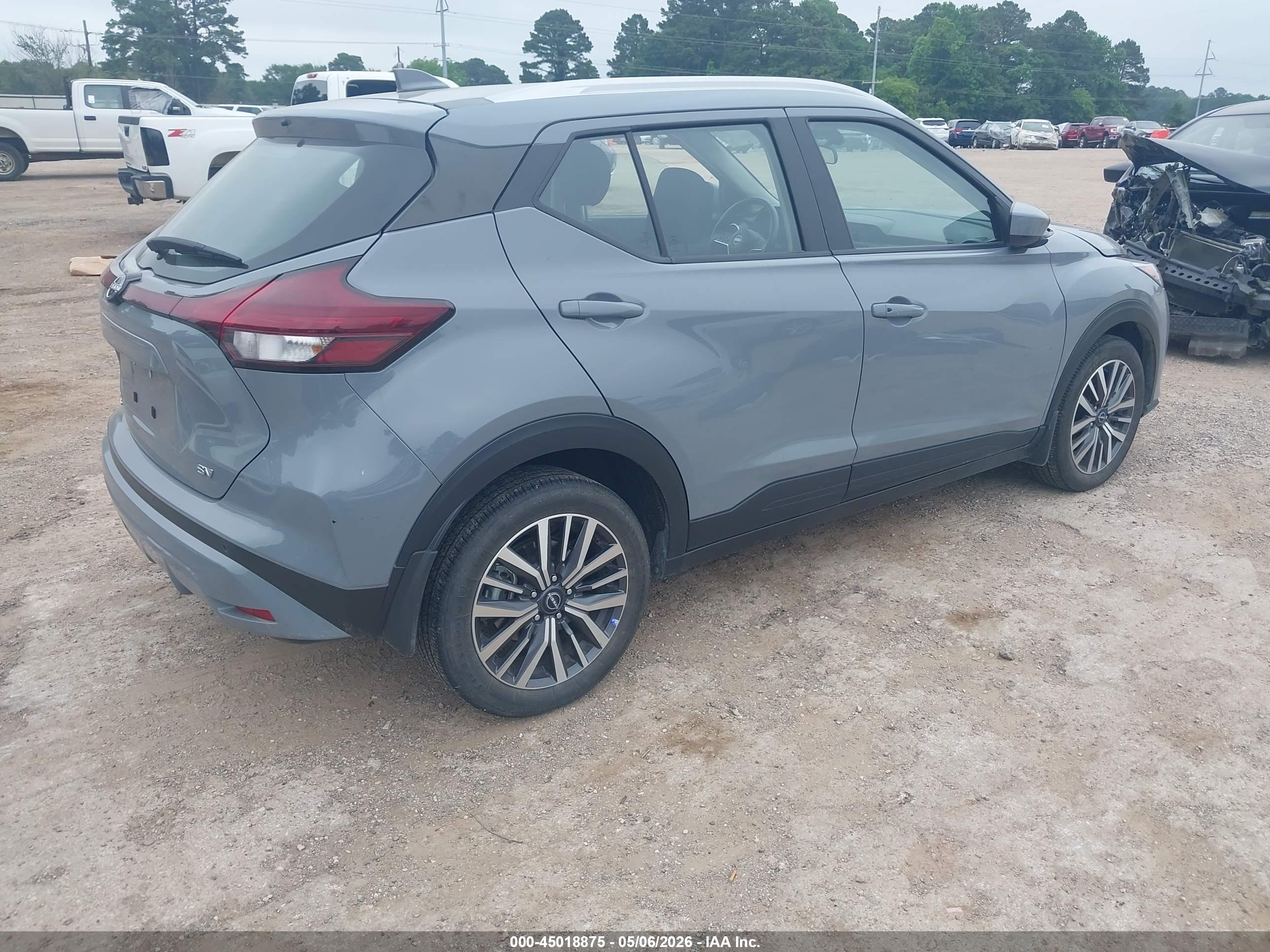 NISSAN KICKS image 4