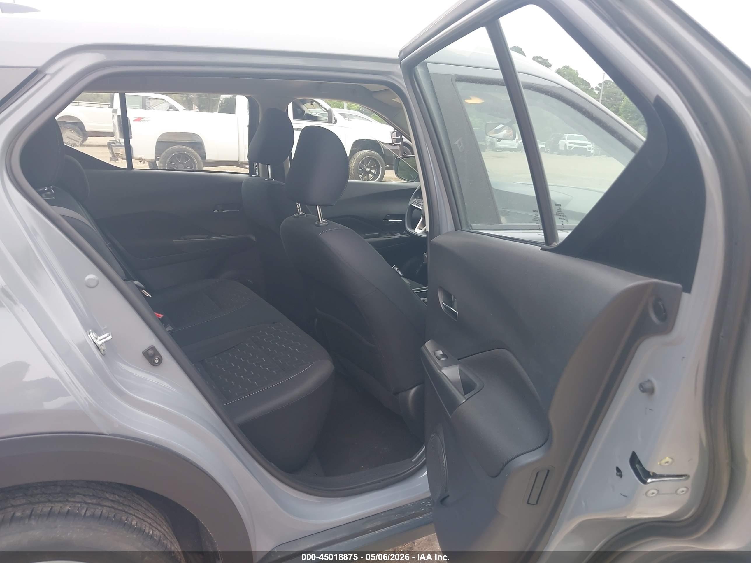 NISSAN KICKS image 8