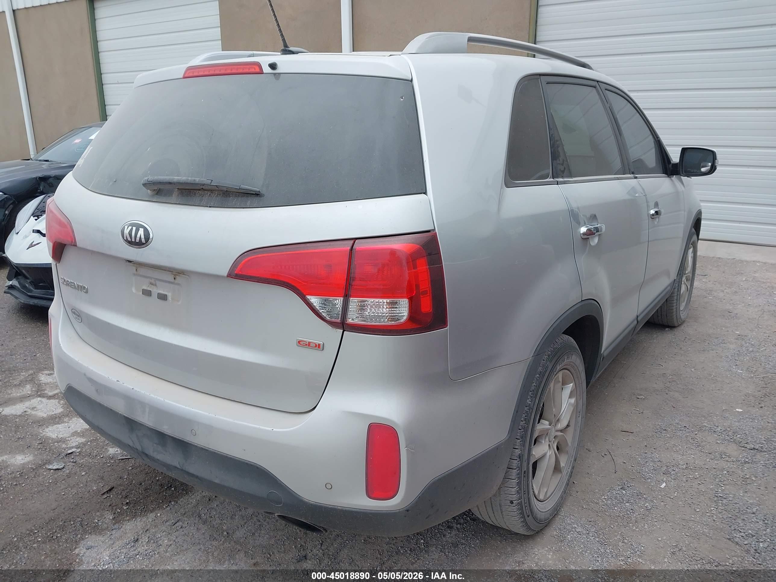 KIA SORENTO image 4