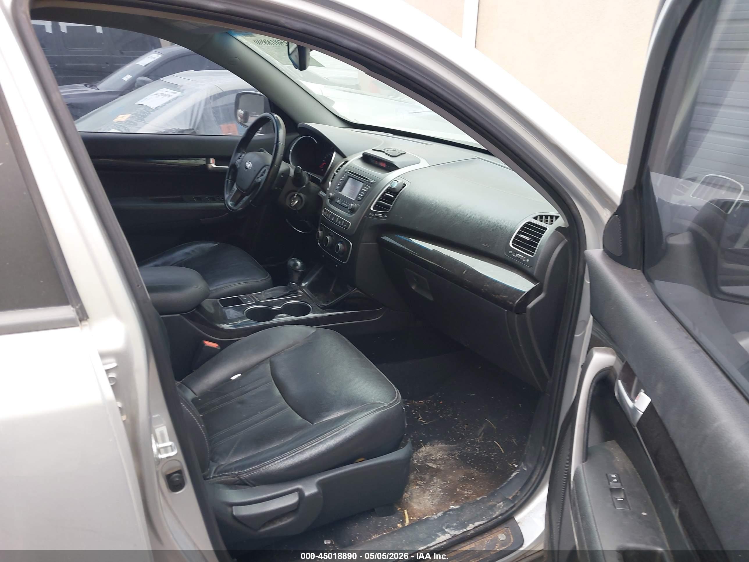 KIA SORENTO image 5