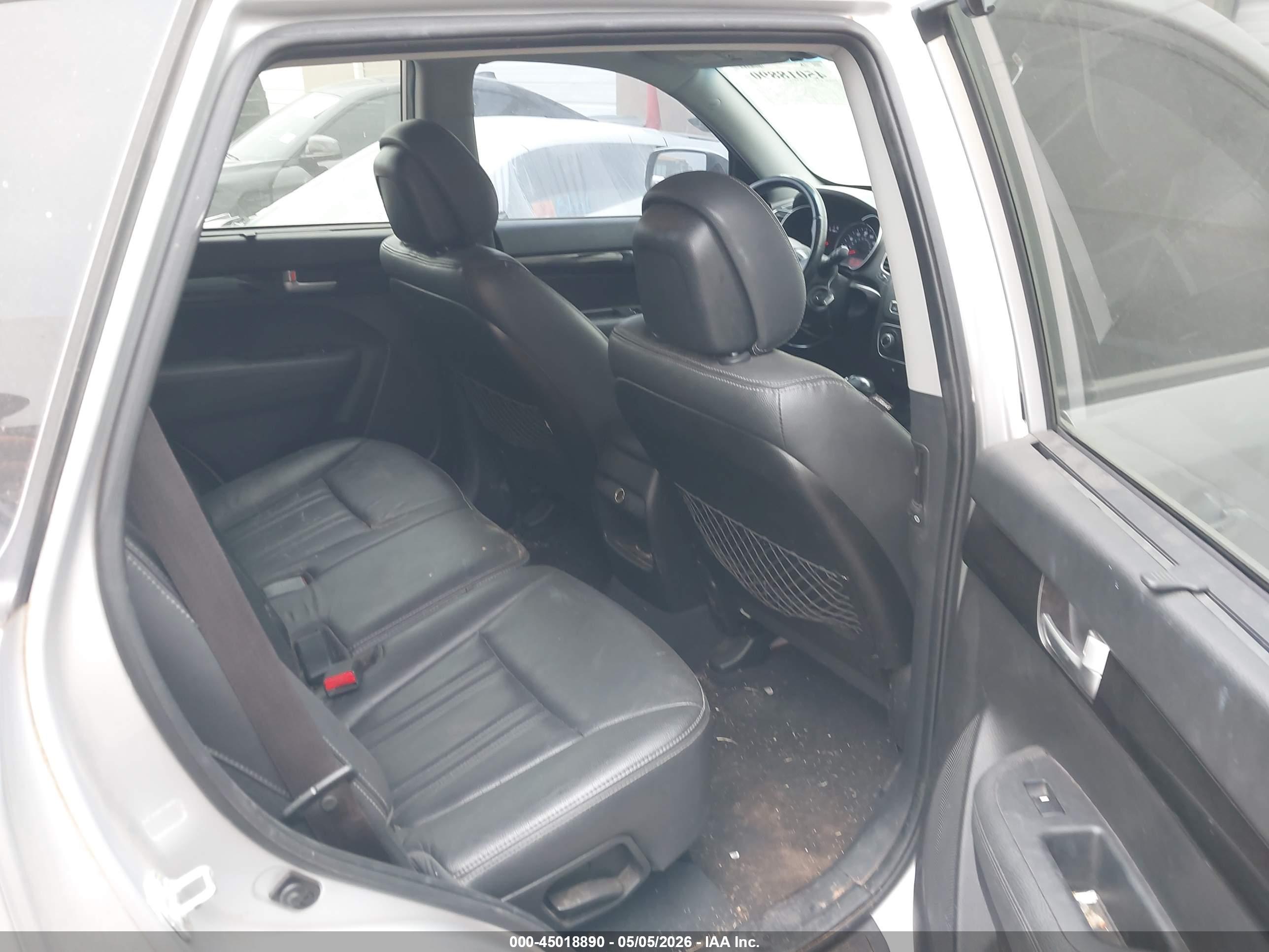 KIA SORENTO image 8