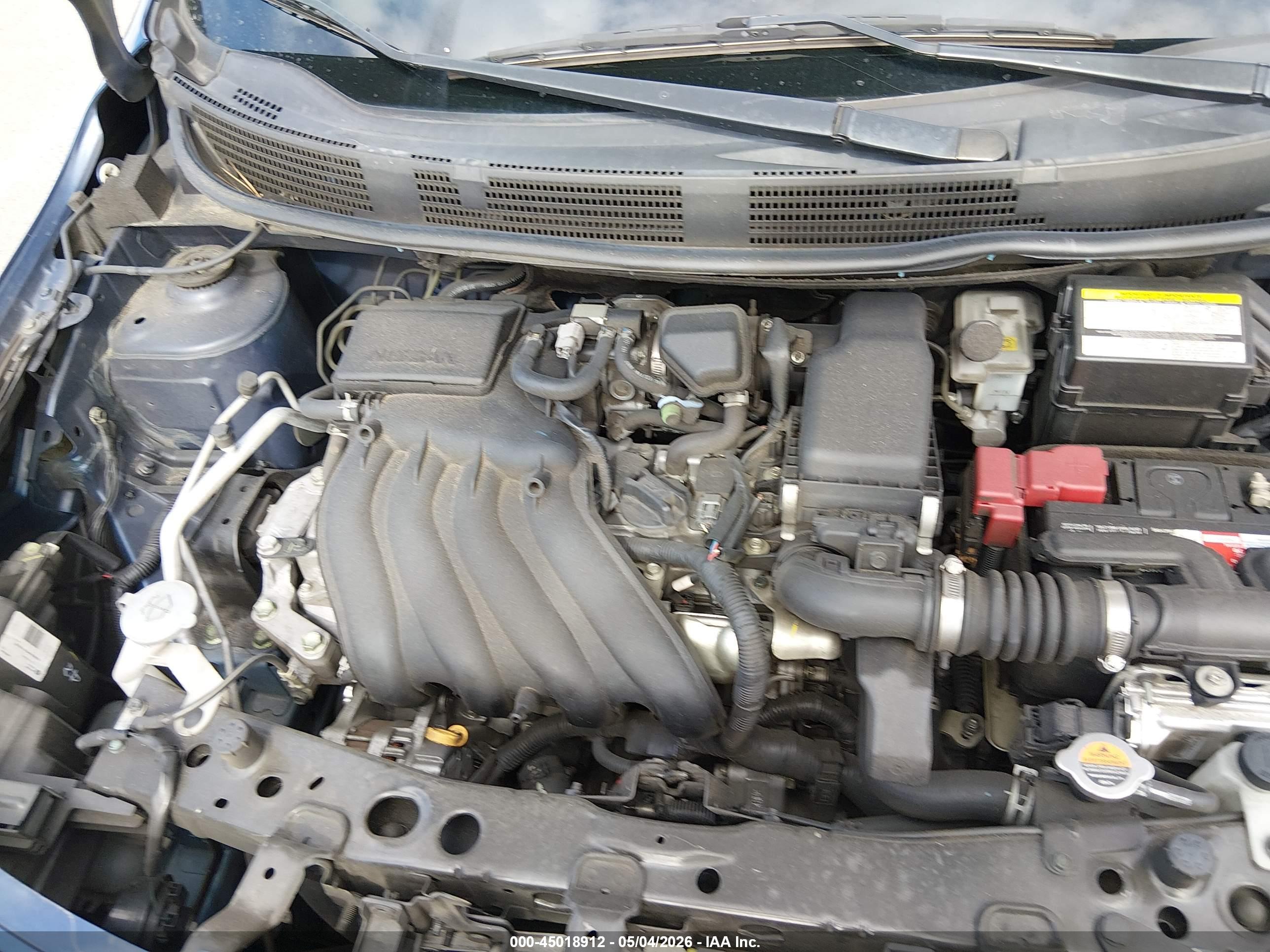 NISSAN VERSA image 10
