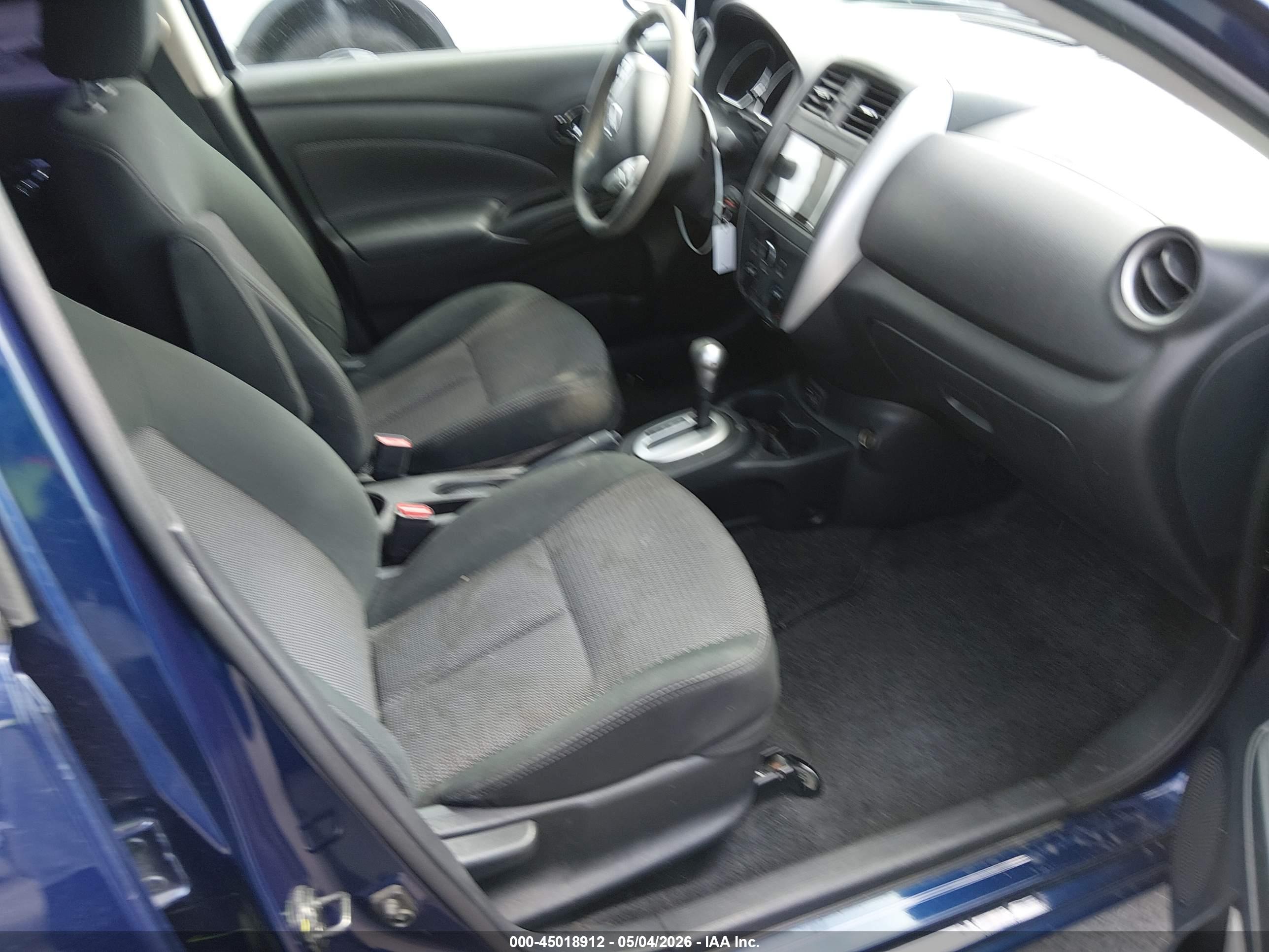 NISSAN VERSA image 5