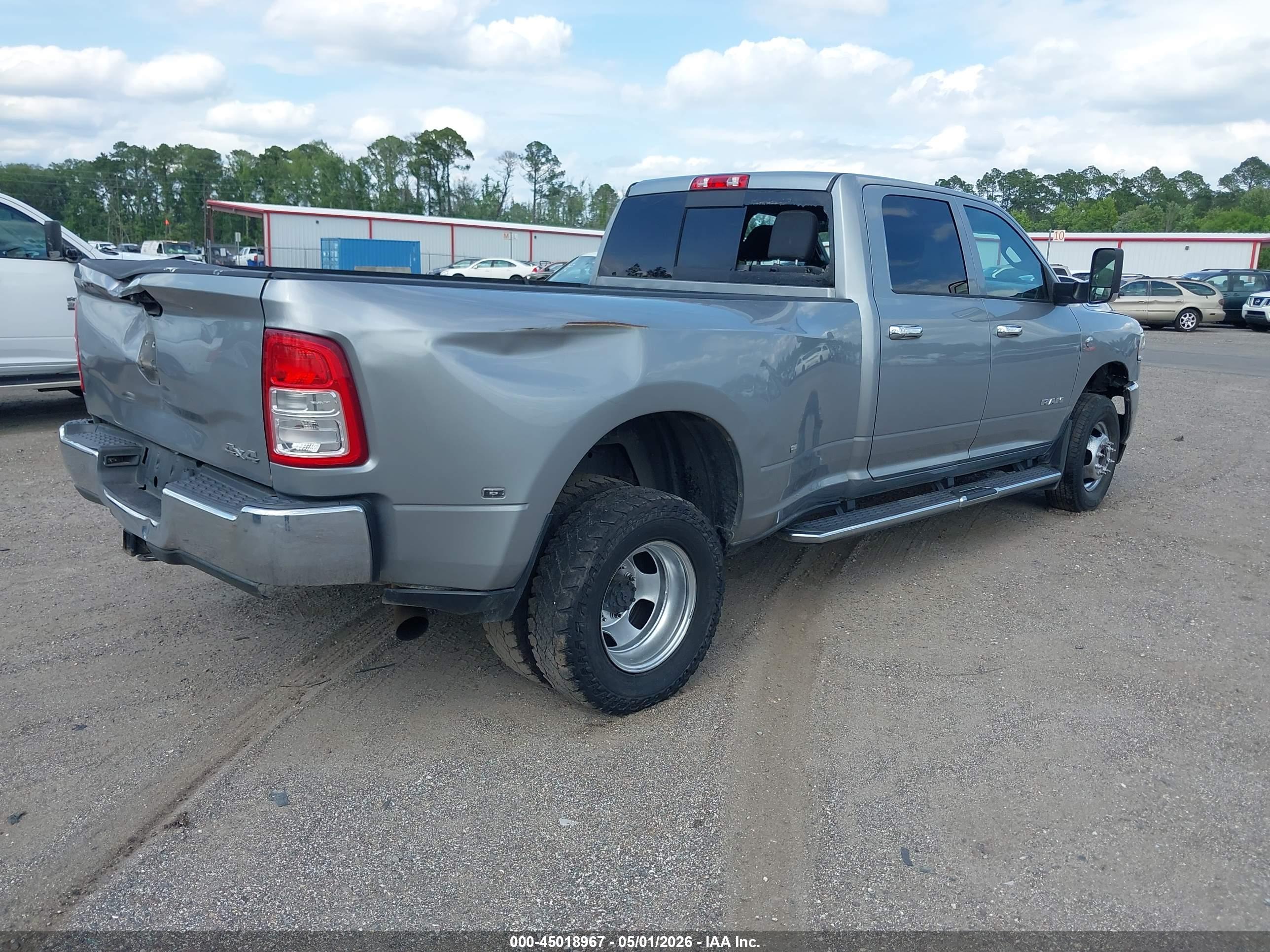 RAM 3500 image 4