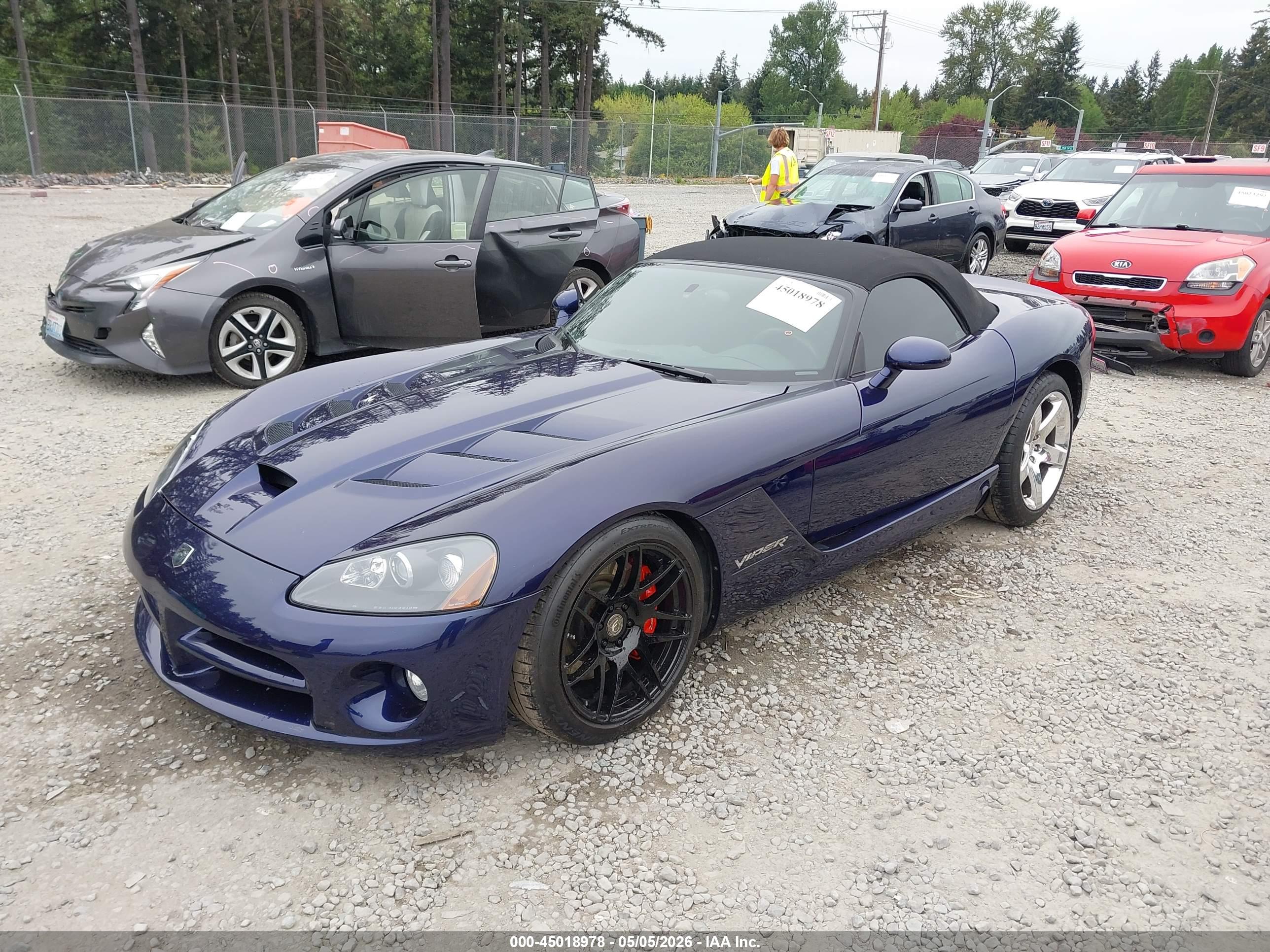 DODGE VIPER image 2