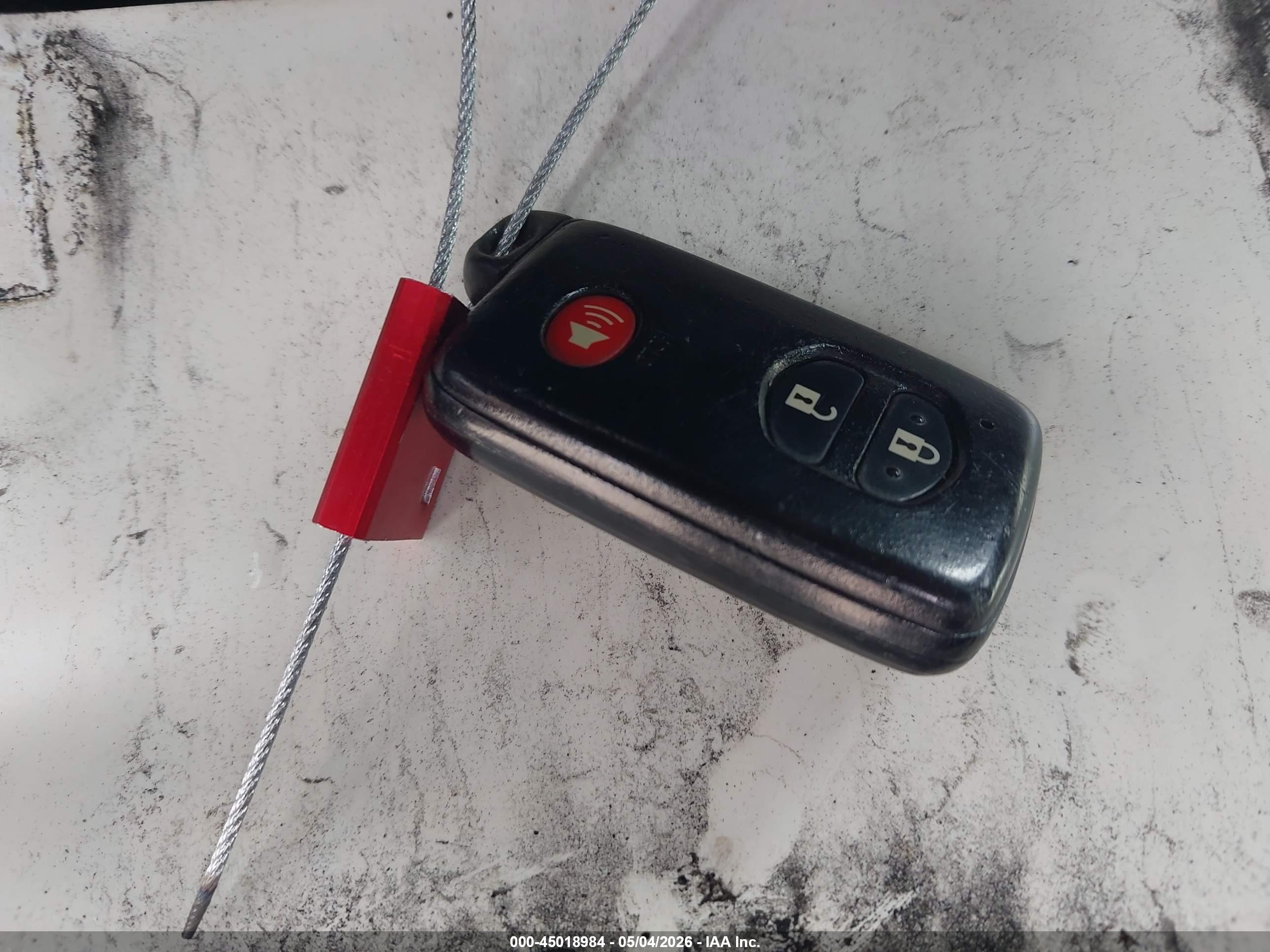 TOYOTA PRIUS image 10