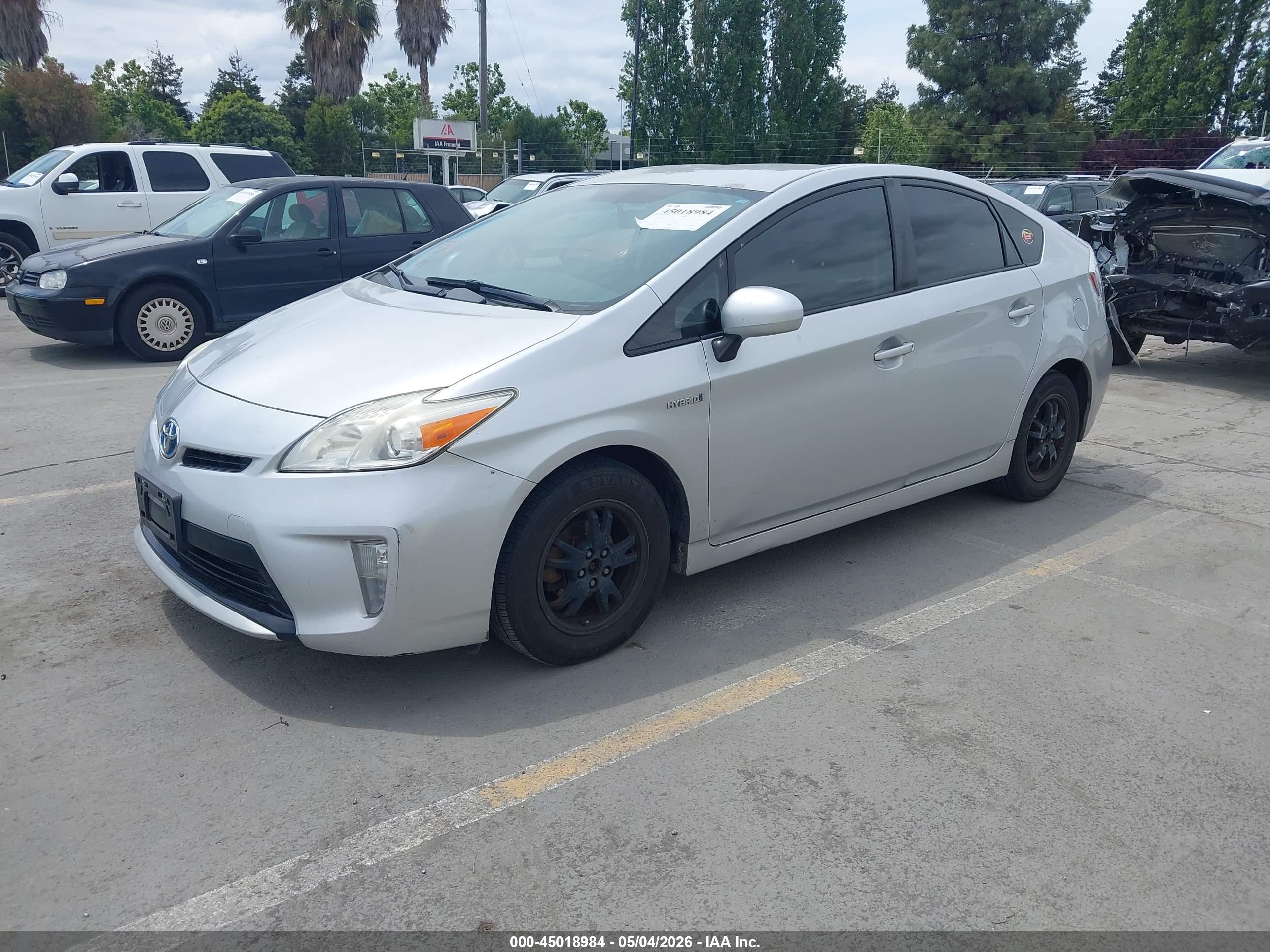 TOYOTA PRIUS image 2