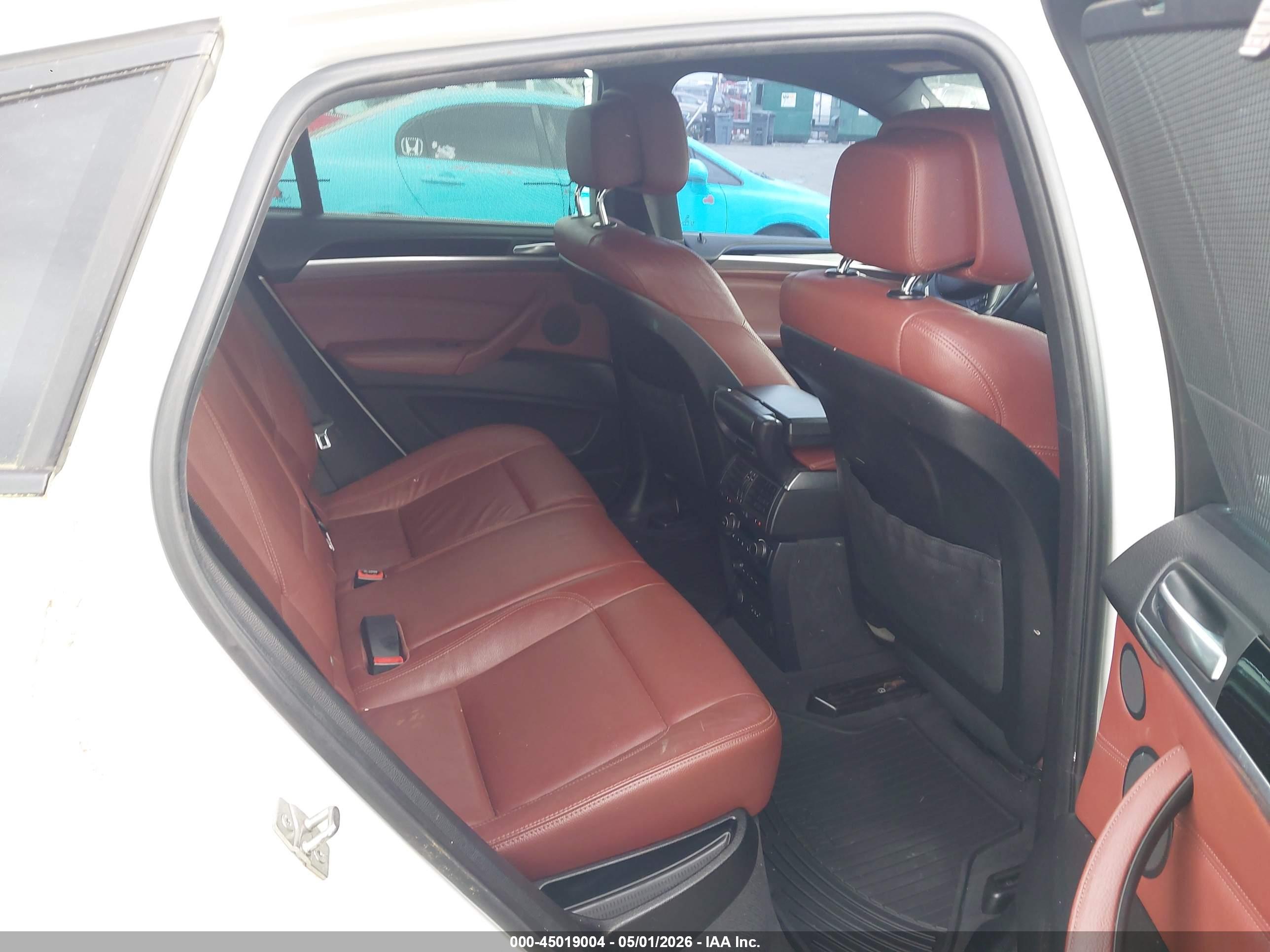 BMW X6 image 8