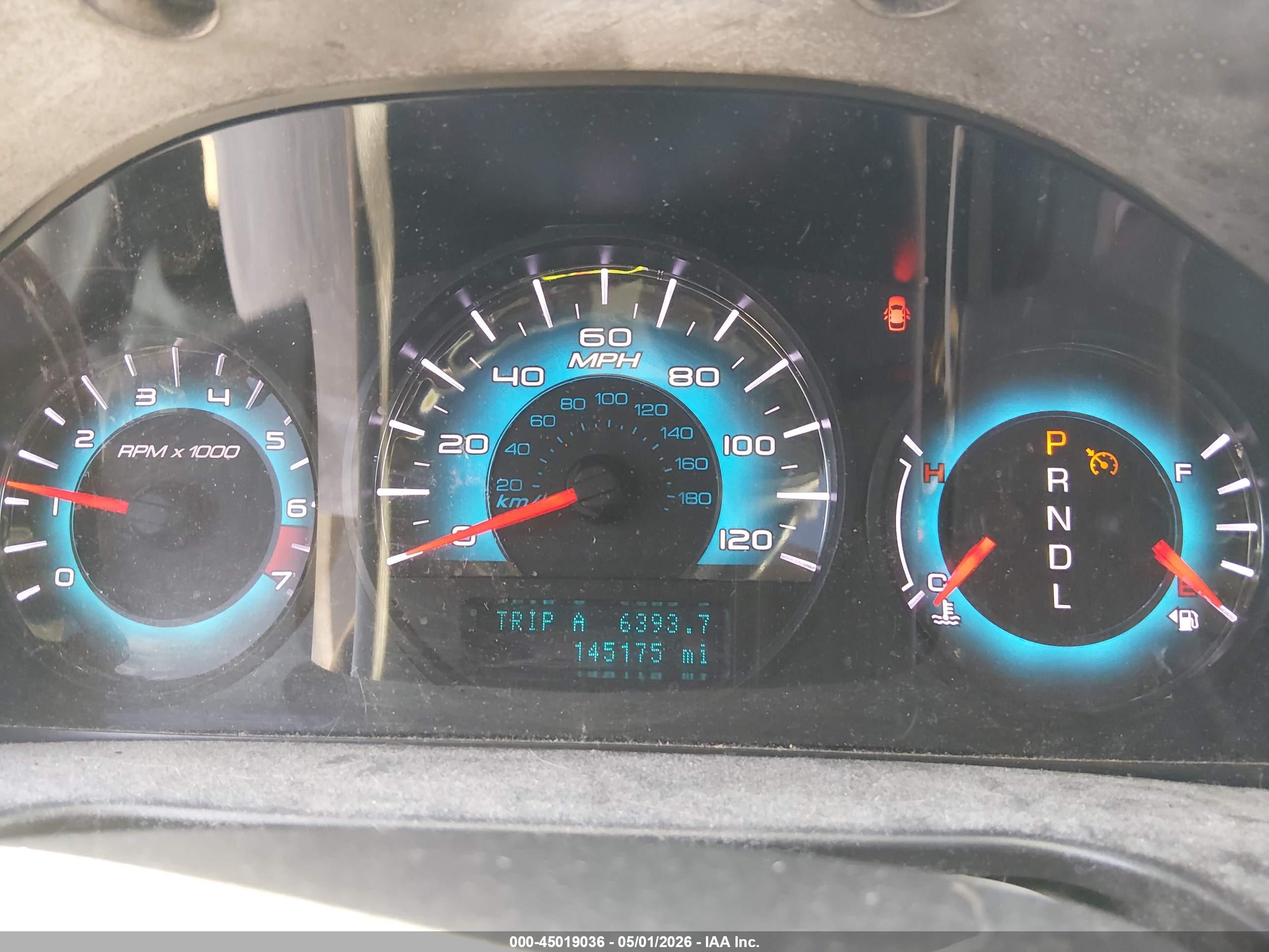 FORD FUSION image 7