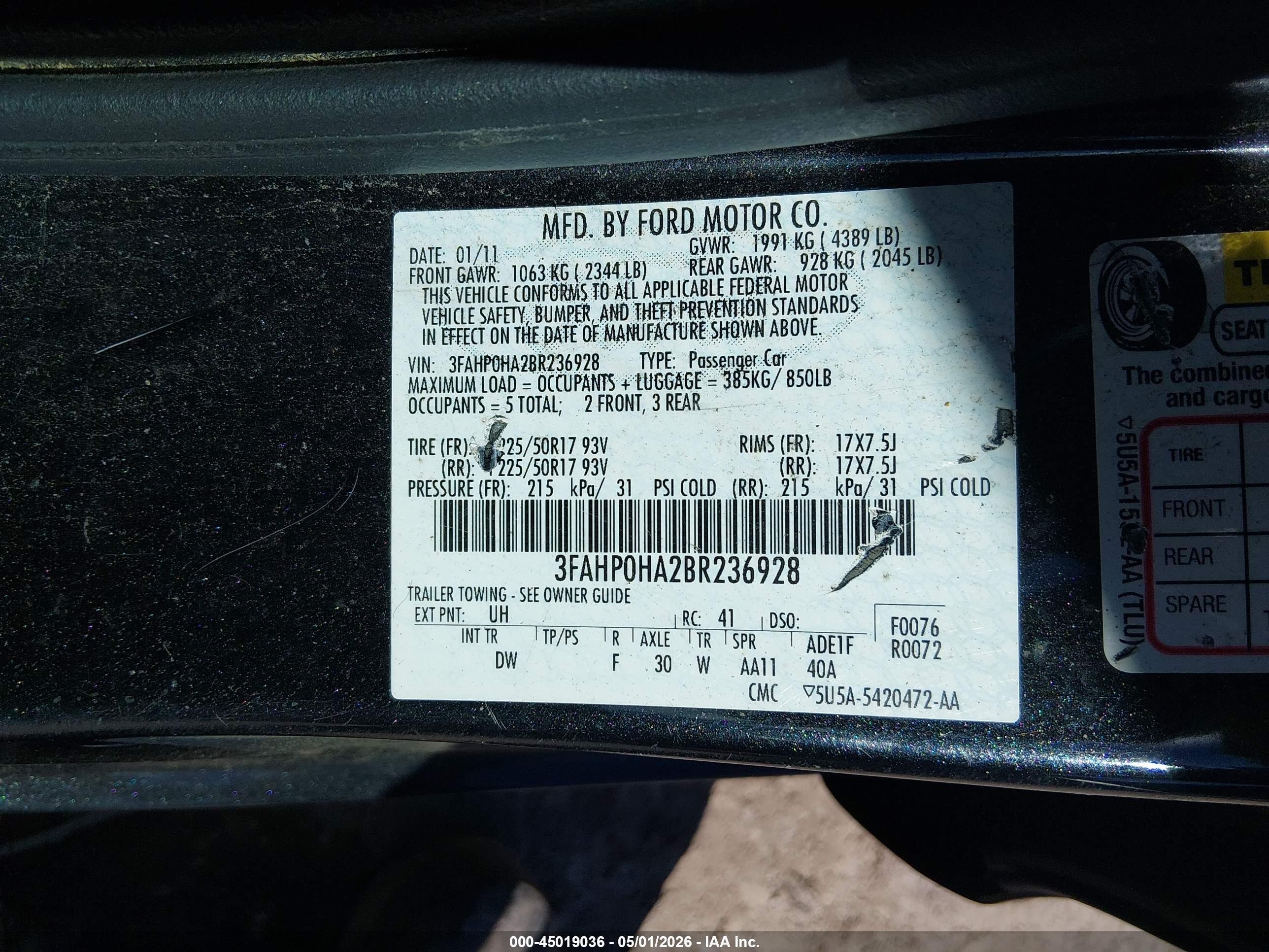FORD FUSION image 9