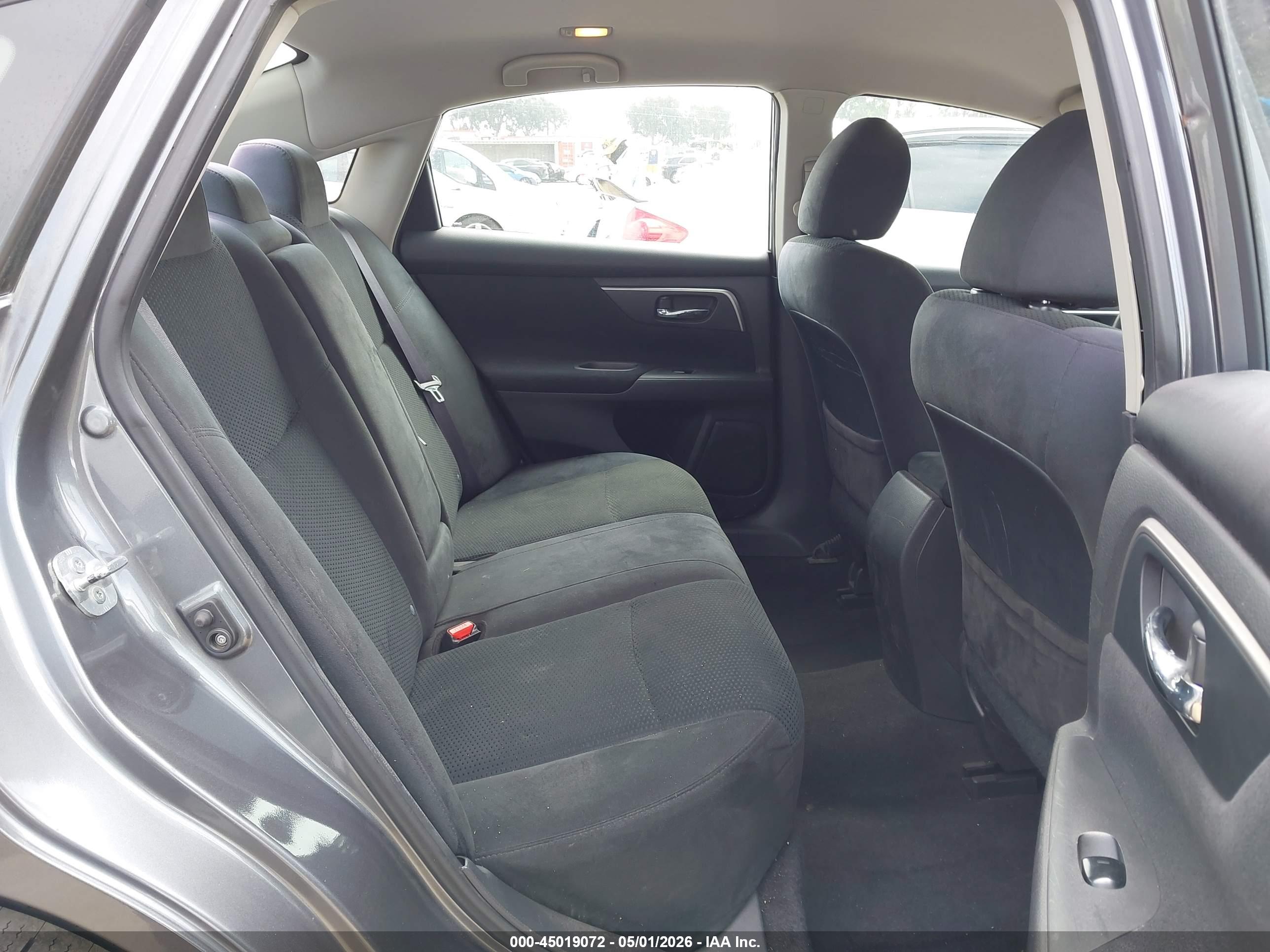 NISSAN ALTIMA image 8