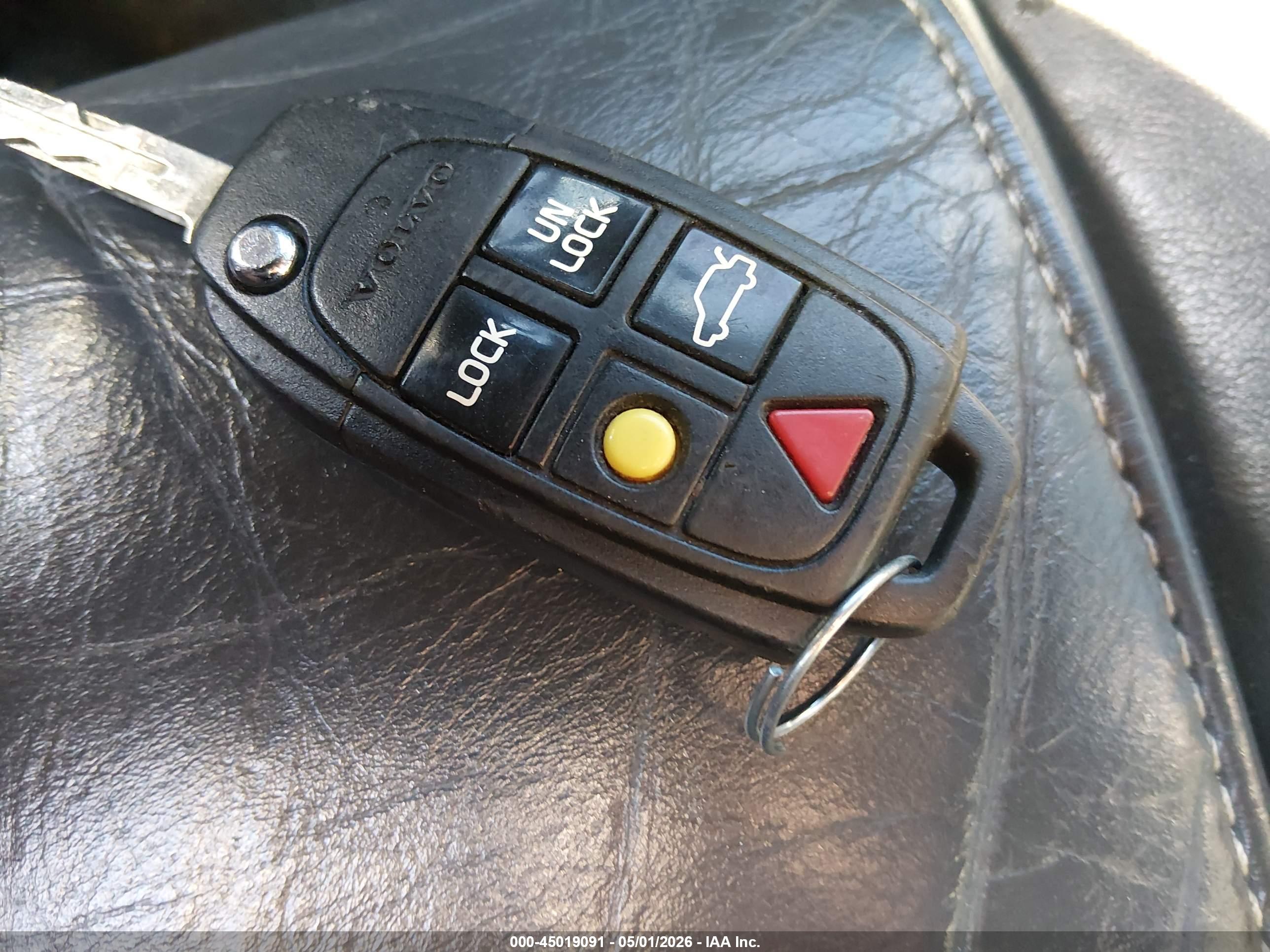 VOLVO XC90 image 11