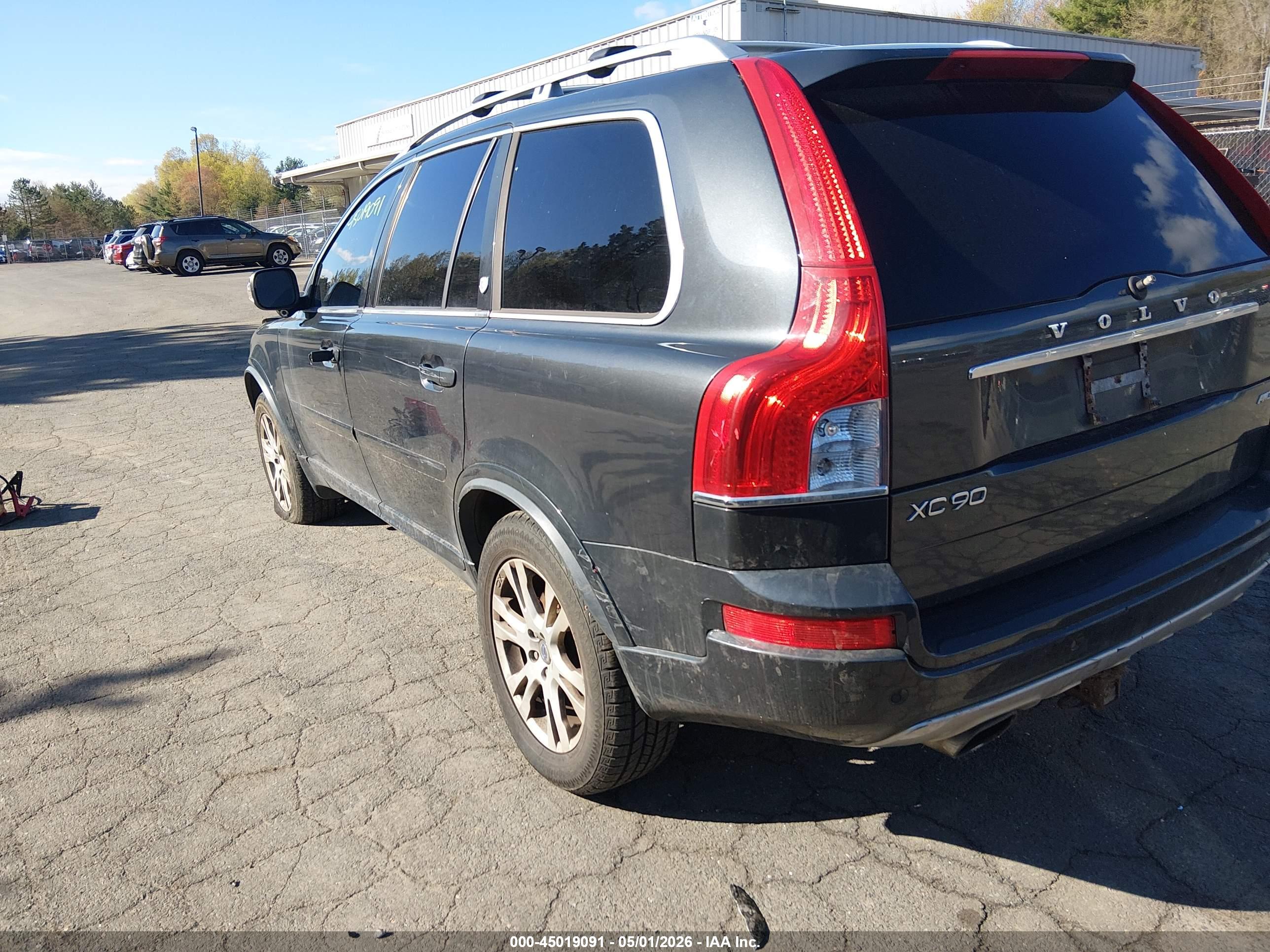 VOLVO XC90 image 3