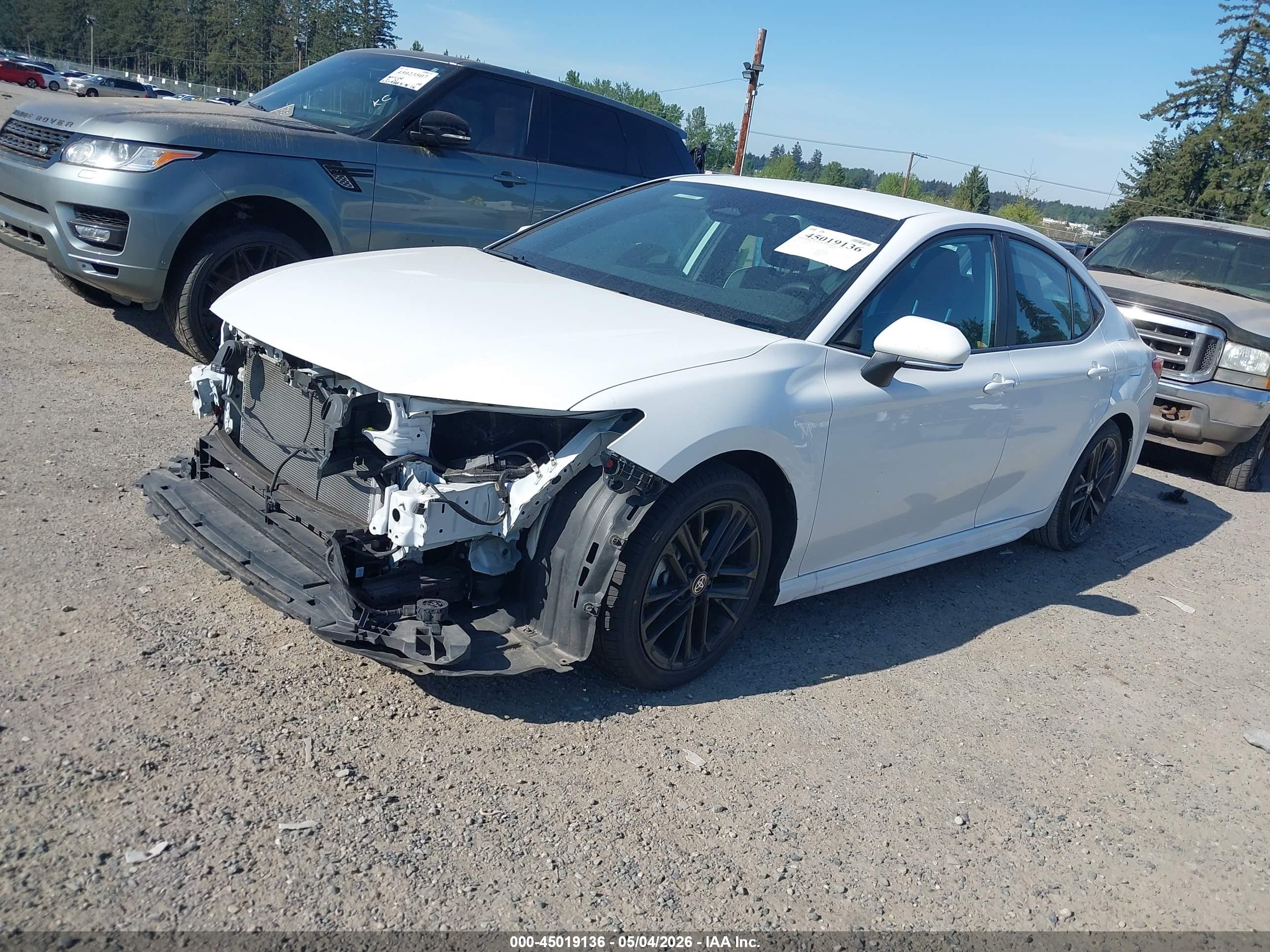 TOYOTA CAMRY image 2