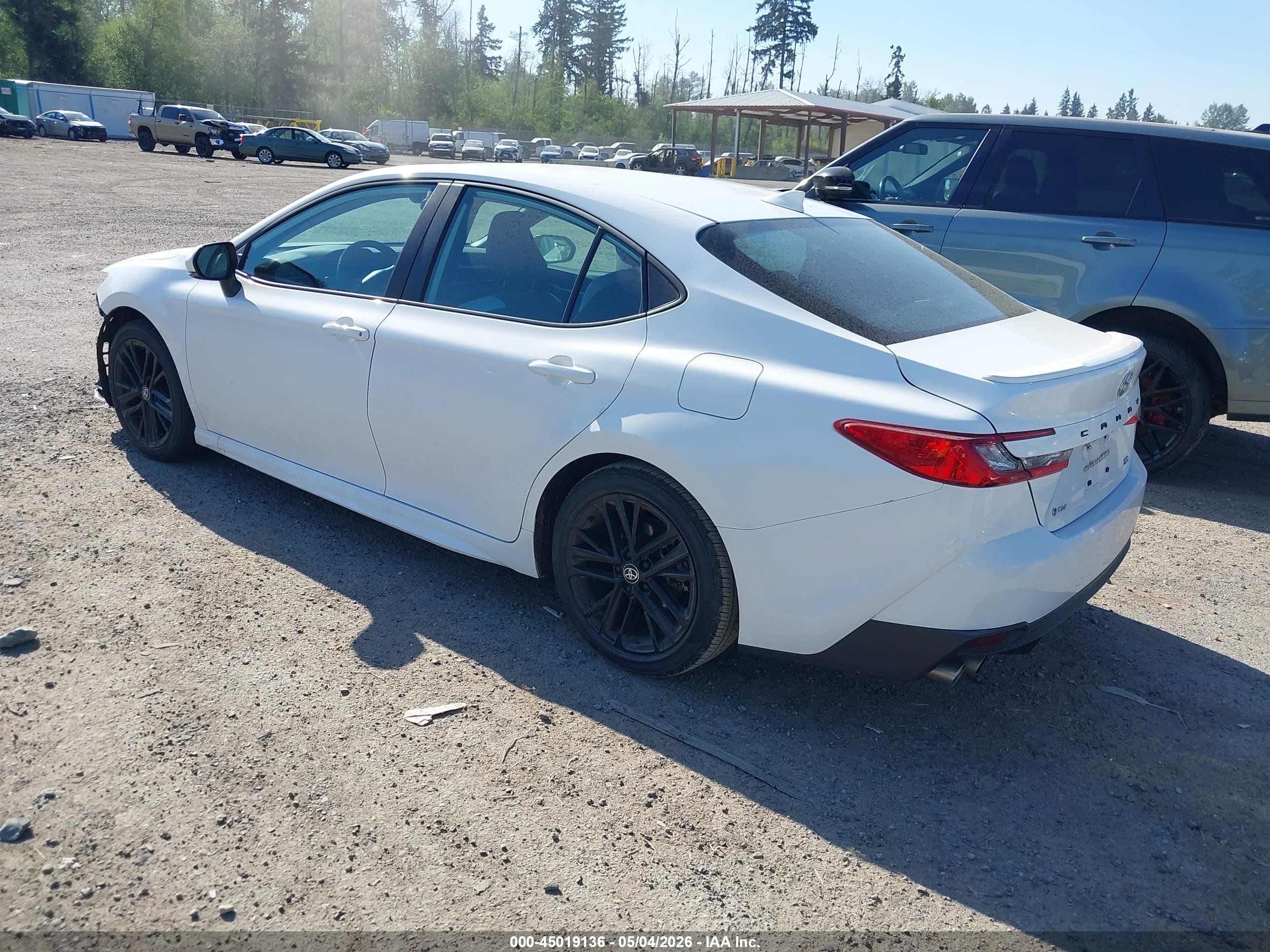 TOYOTA CAMRY image 3