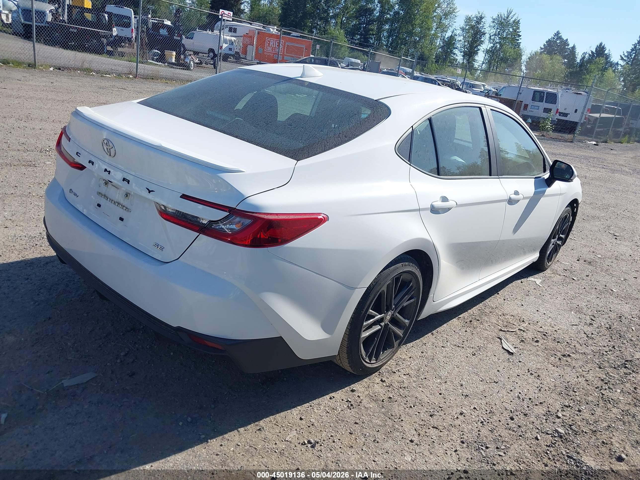 TOYOTA CAMRY image 4