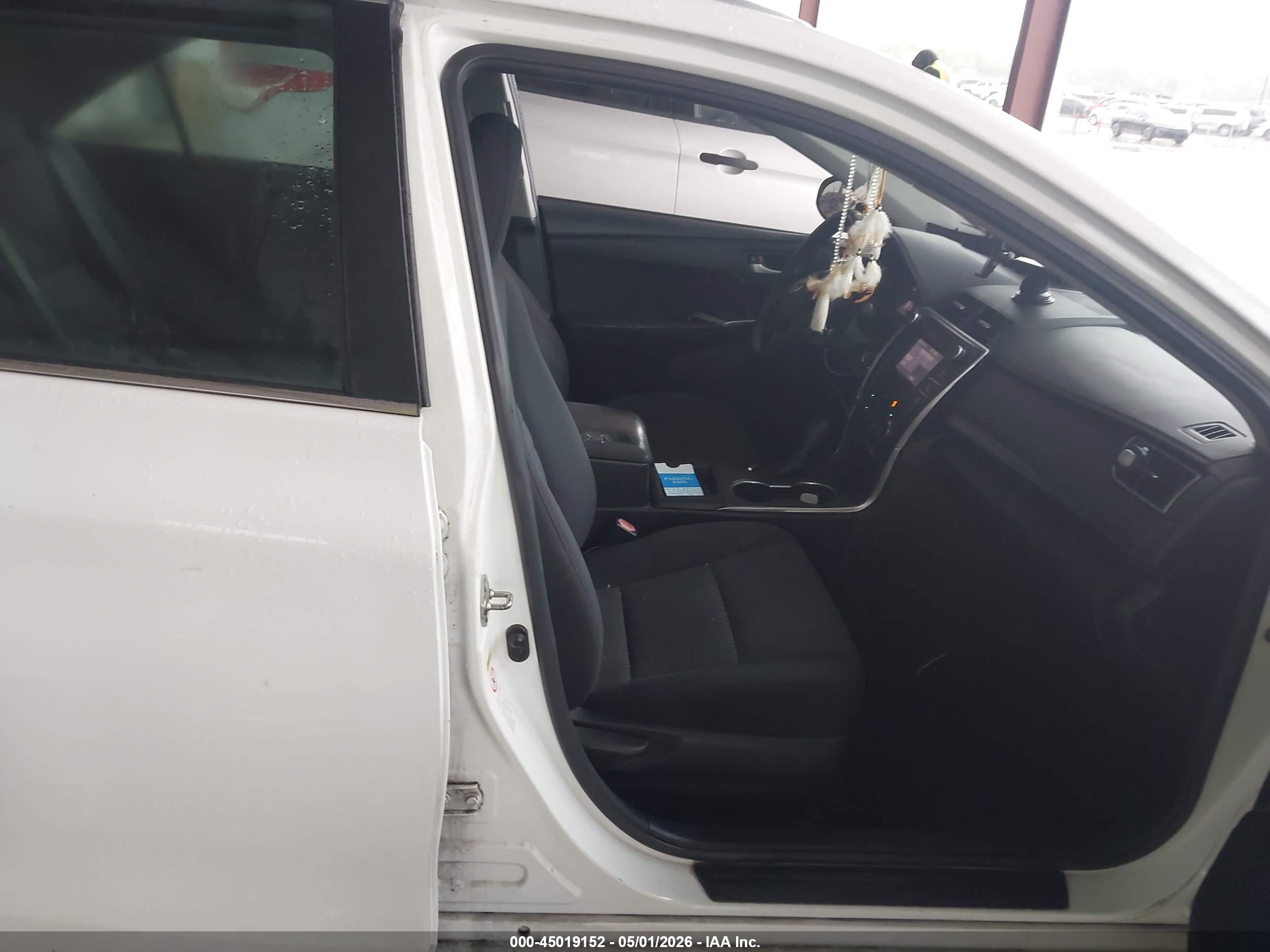 TOYOTA CAMRY image 5