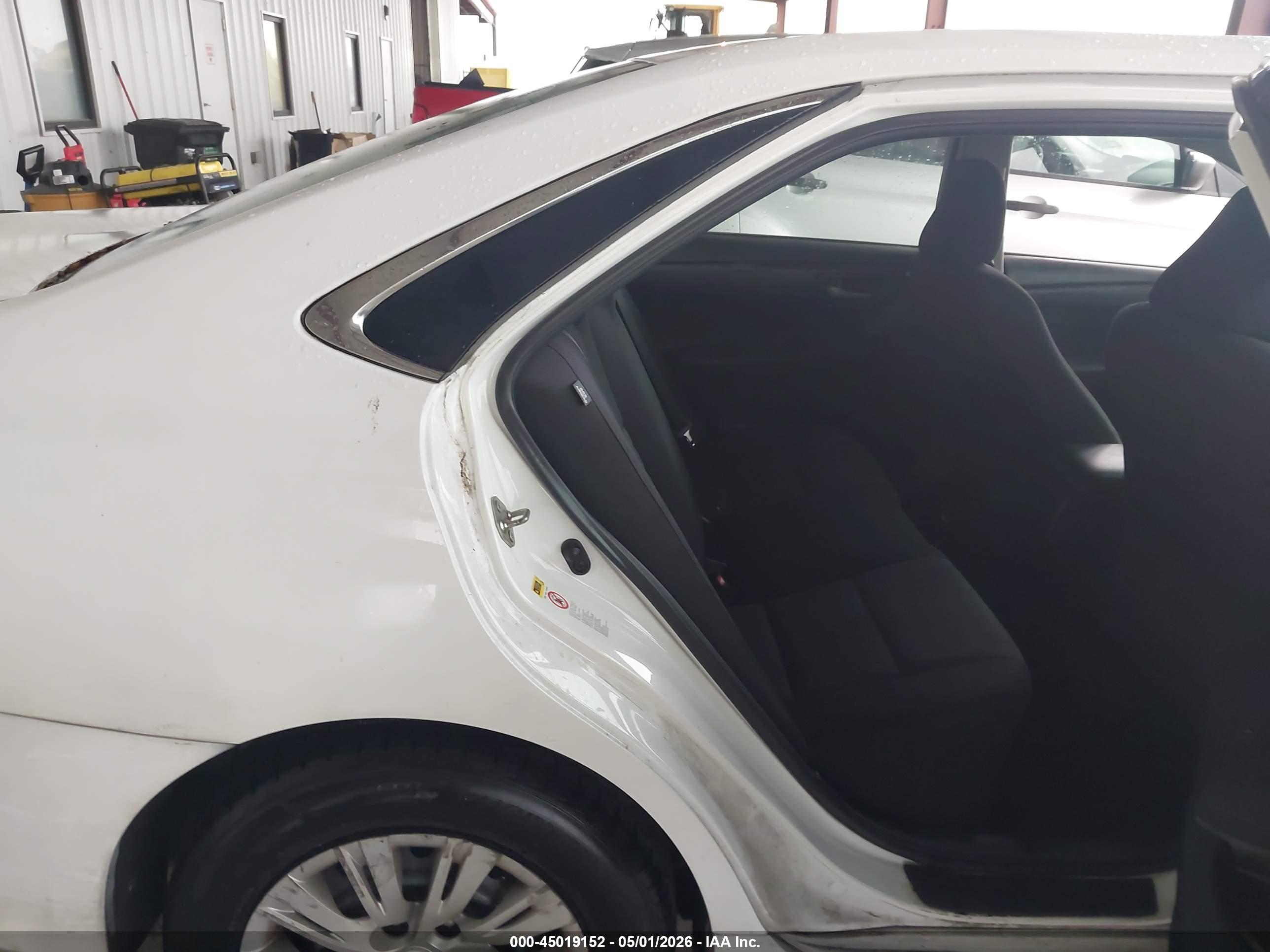 TOYOTA CAMRY image 8
