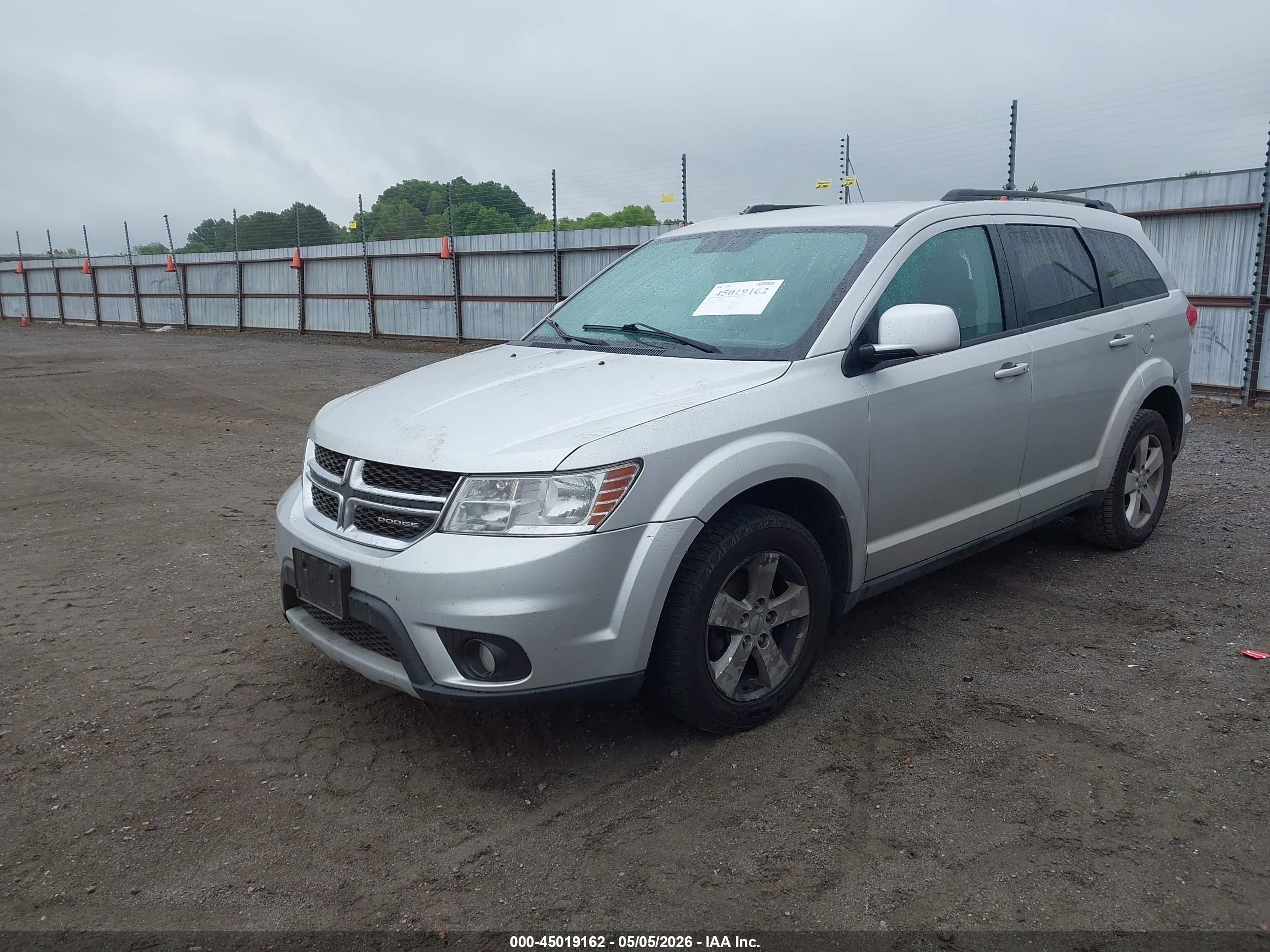 DODGE JOURNEY image 2